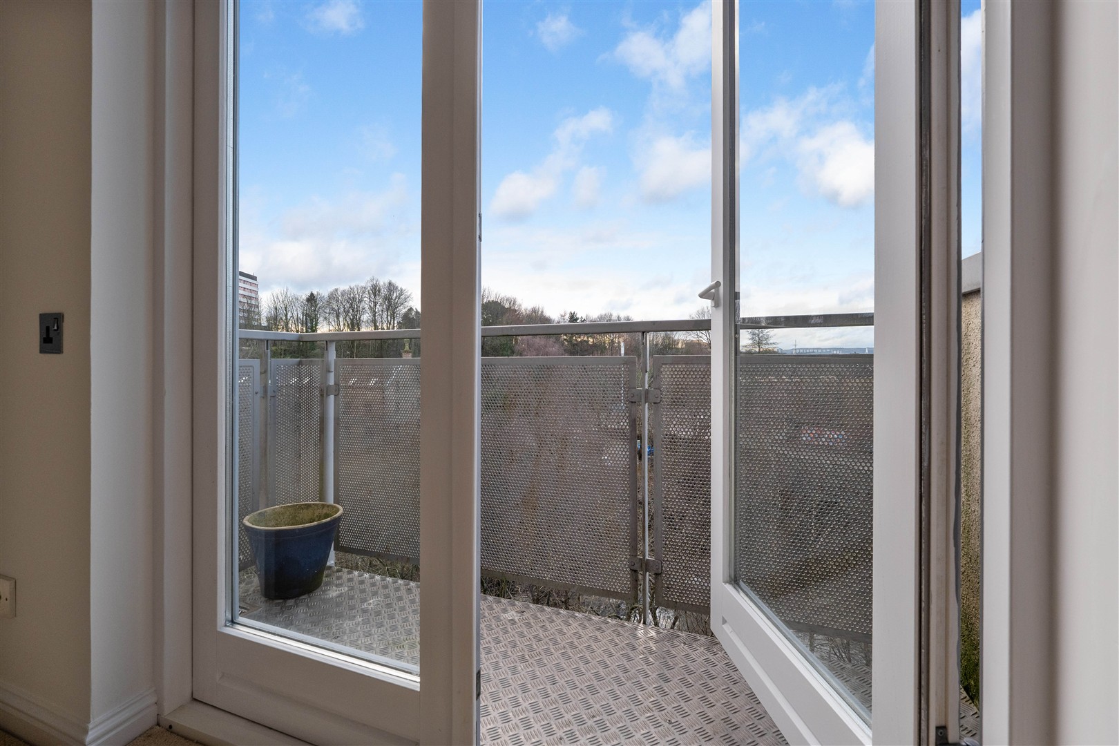 F9 46 PBS 12 (Large)