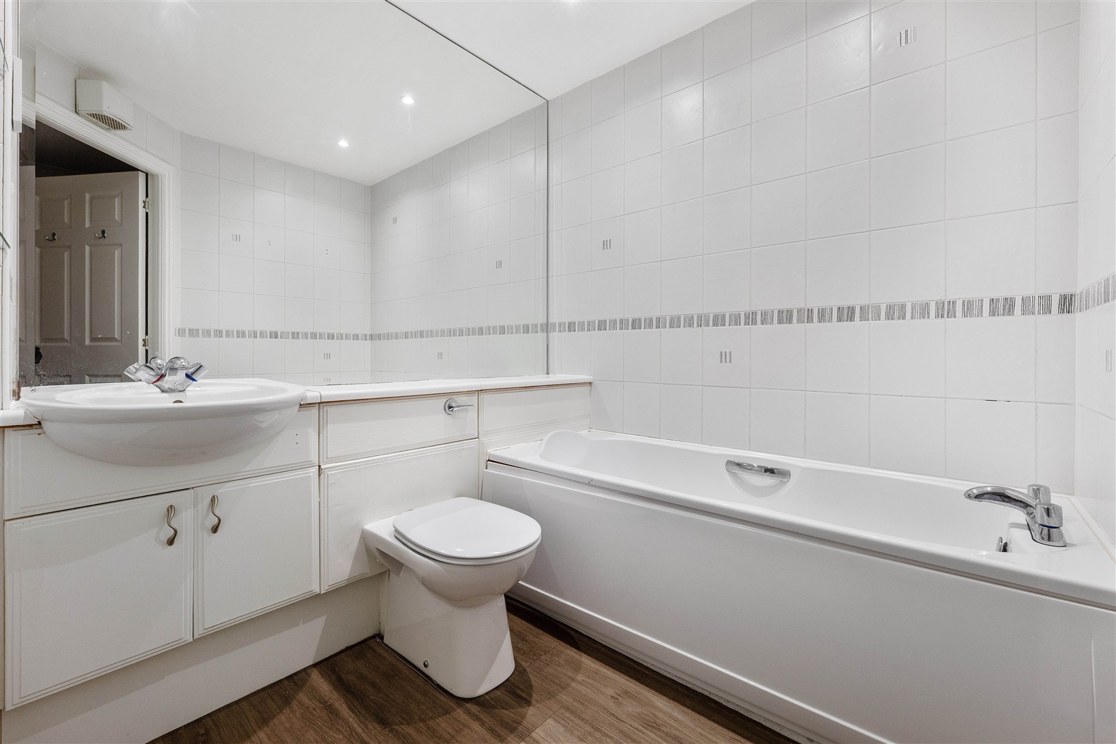 0.3 1 Branklyn Court 10 (Large)