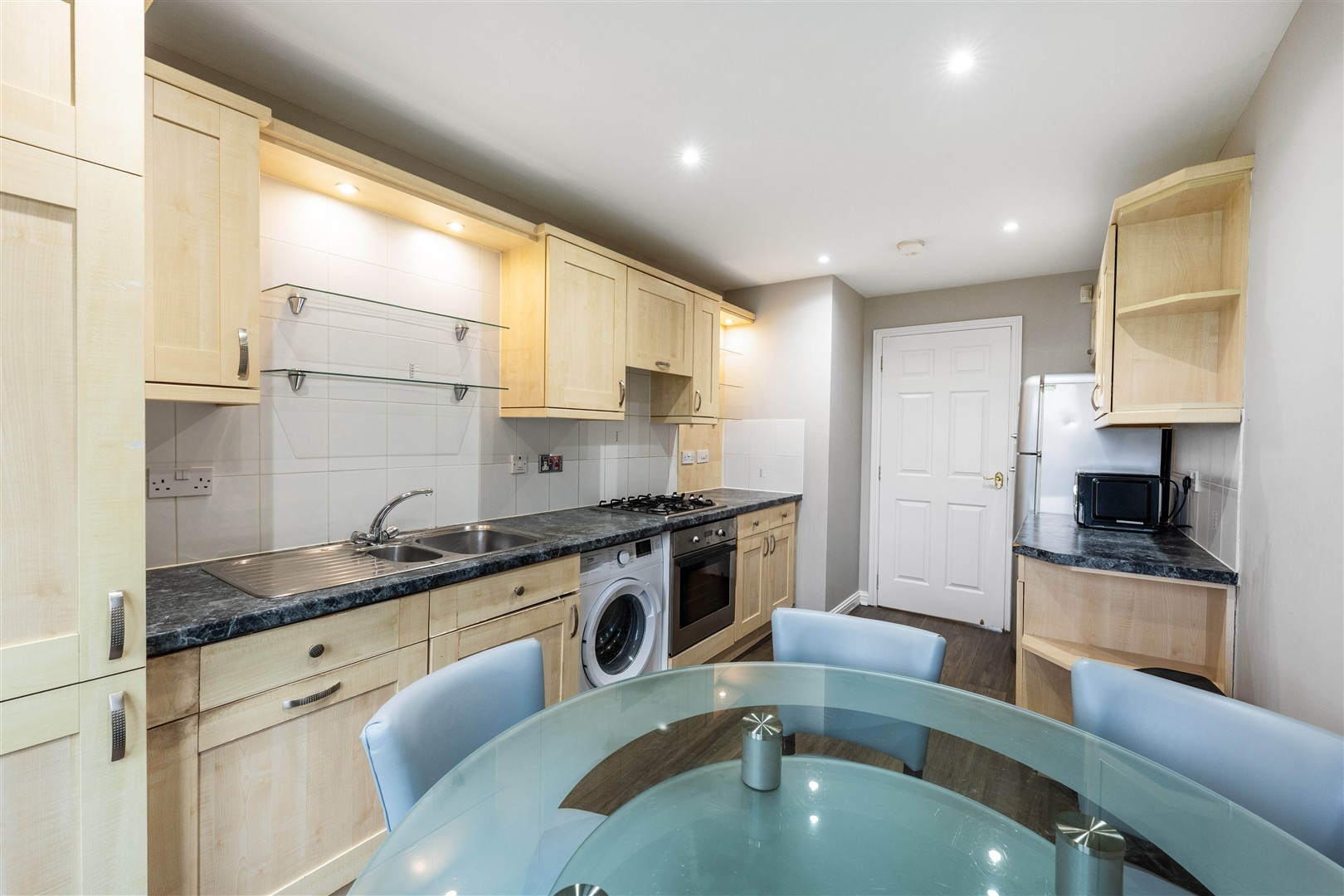 0.3 1 Branklyn Court 6 (Large)