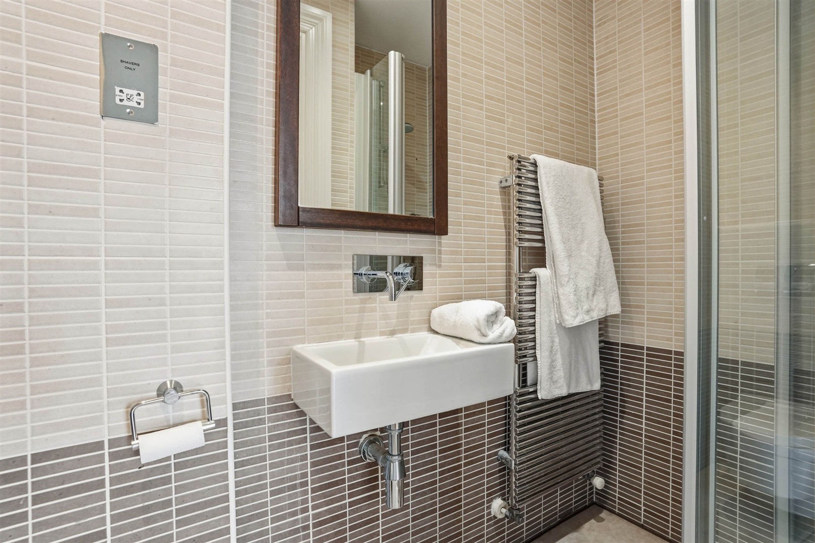 1.2 12 Botanic Crescent 8 (Large)