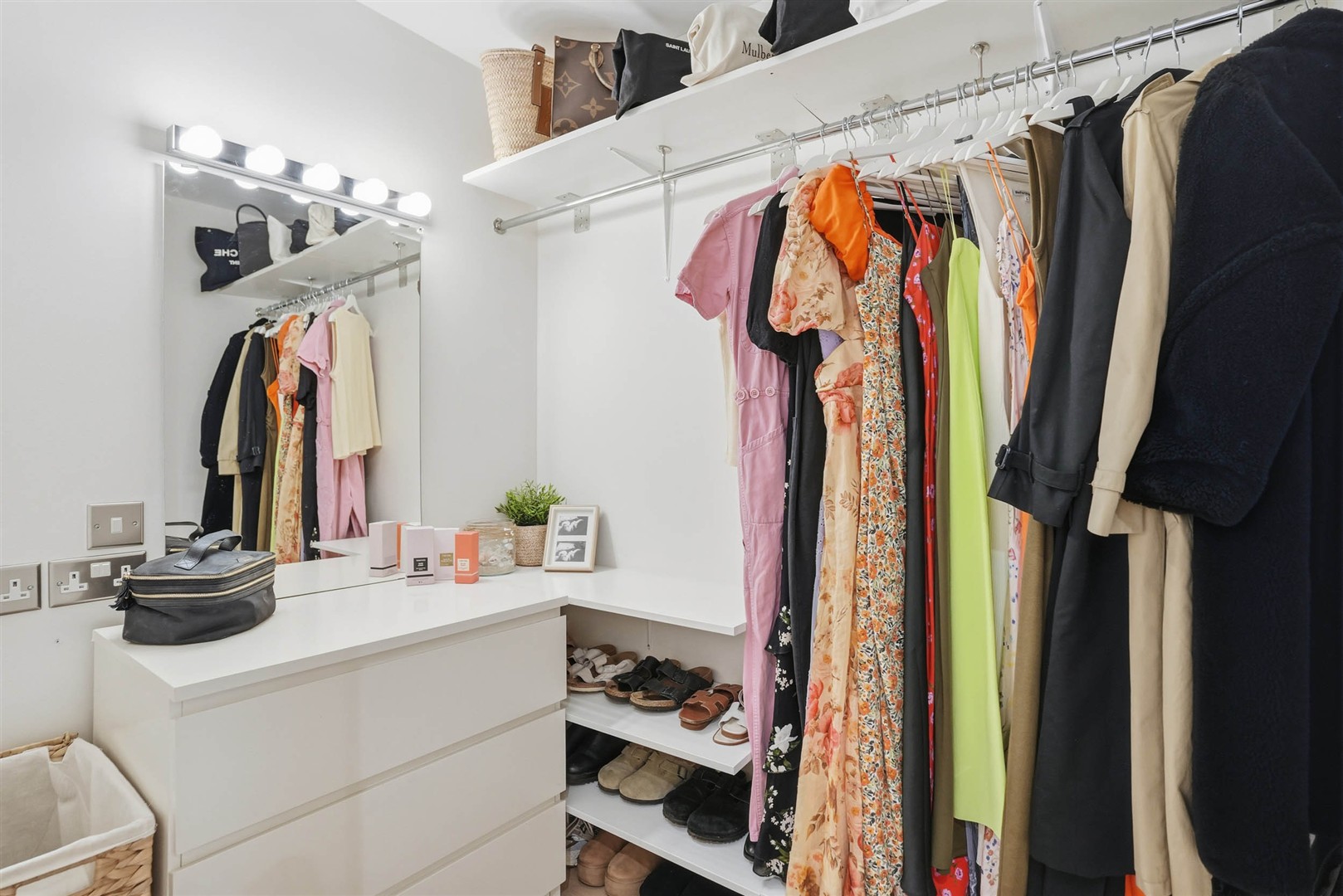 1.3 37 Kelvindale Court 13 (Large)