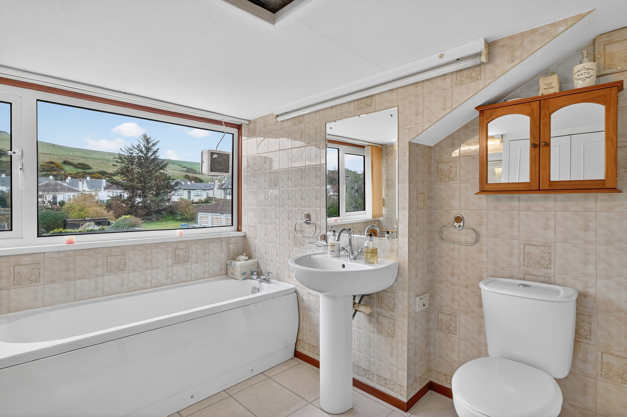 18_85 ardrossan road, seamill_18