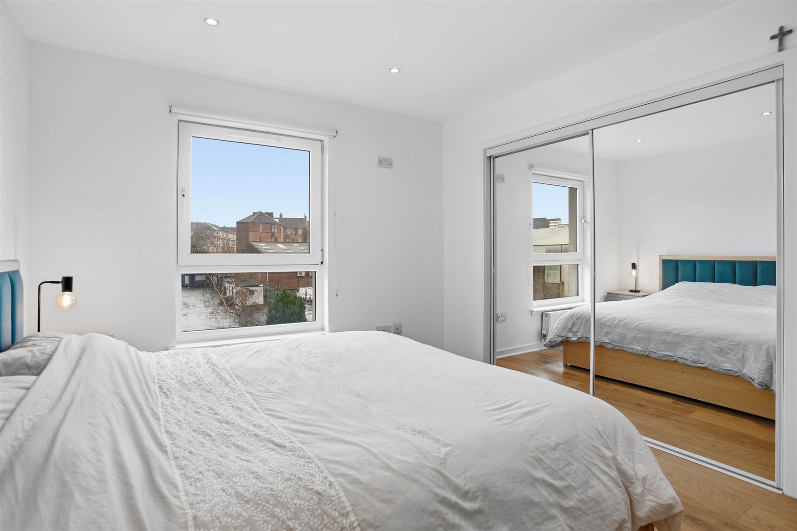 3.2 100 Kelvinhaugh Street 9 (Large)