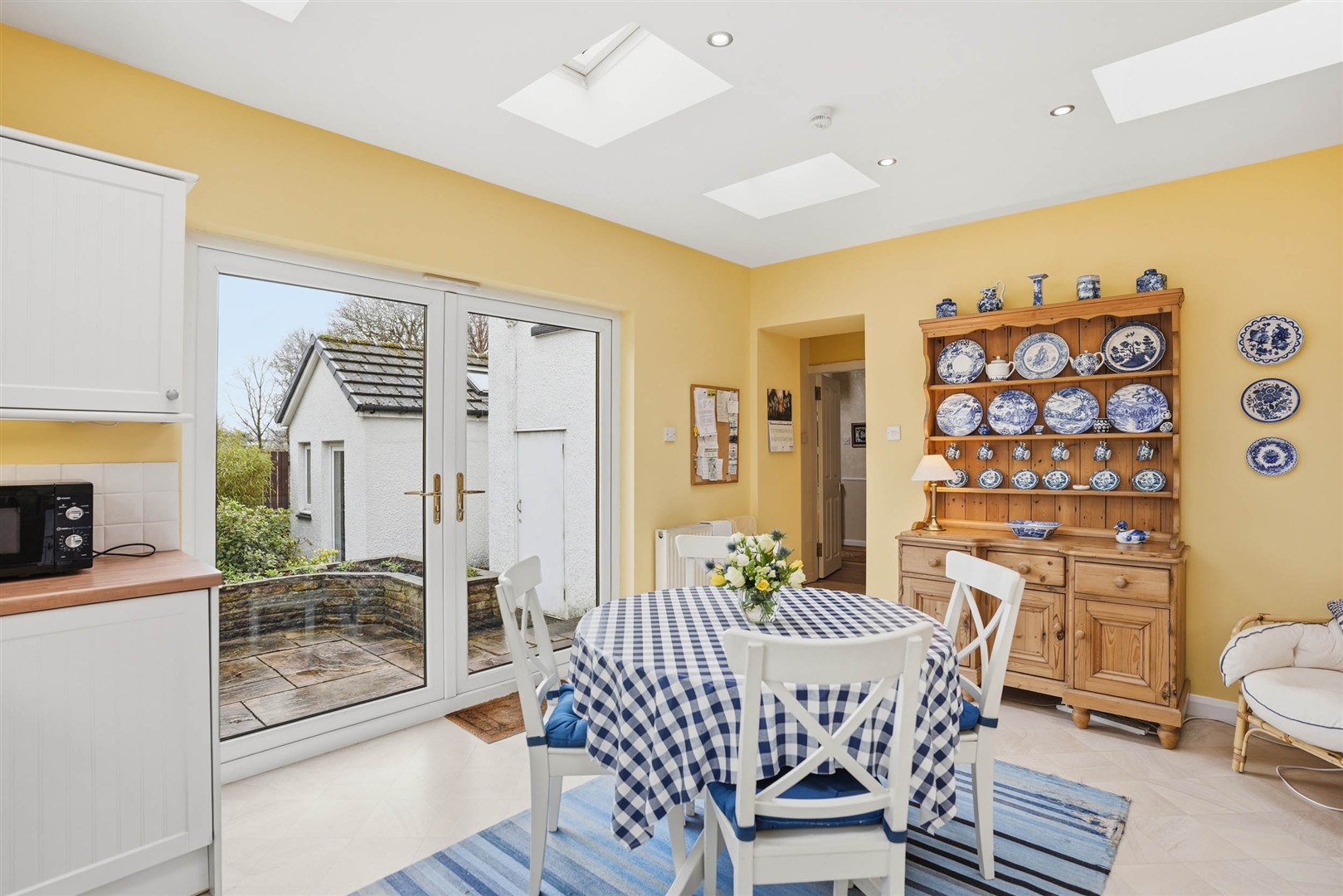 340 Kelvindale Road 7 (Large)