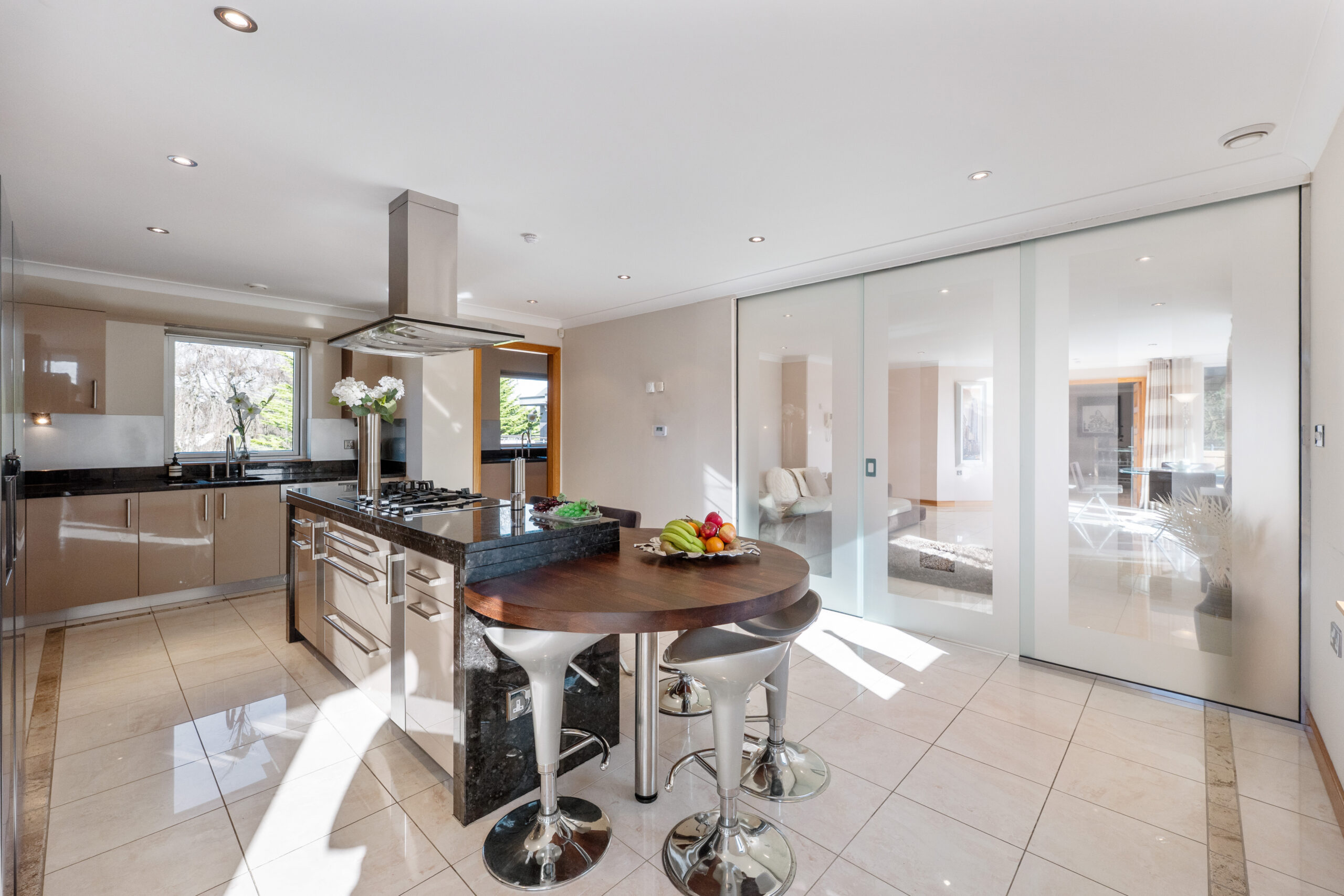 Breakfasting kitchen 2