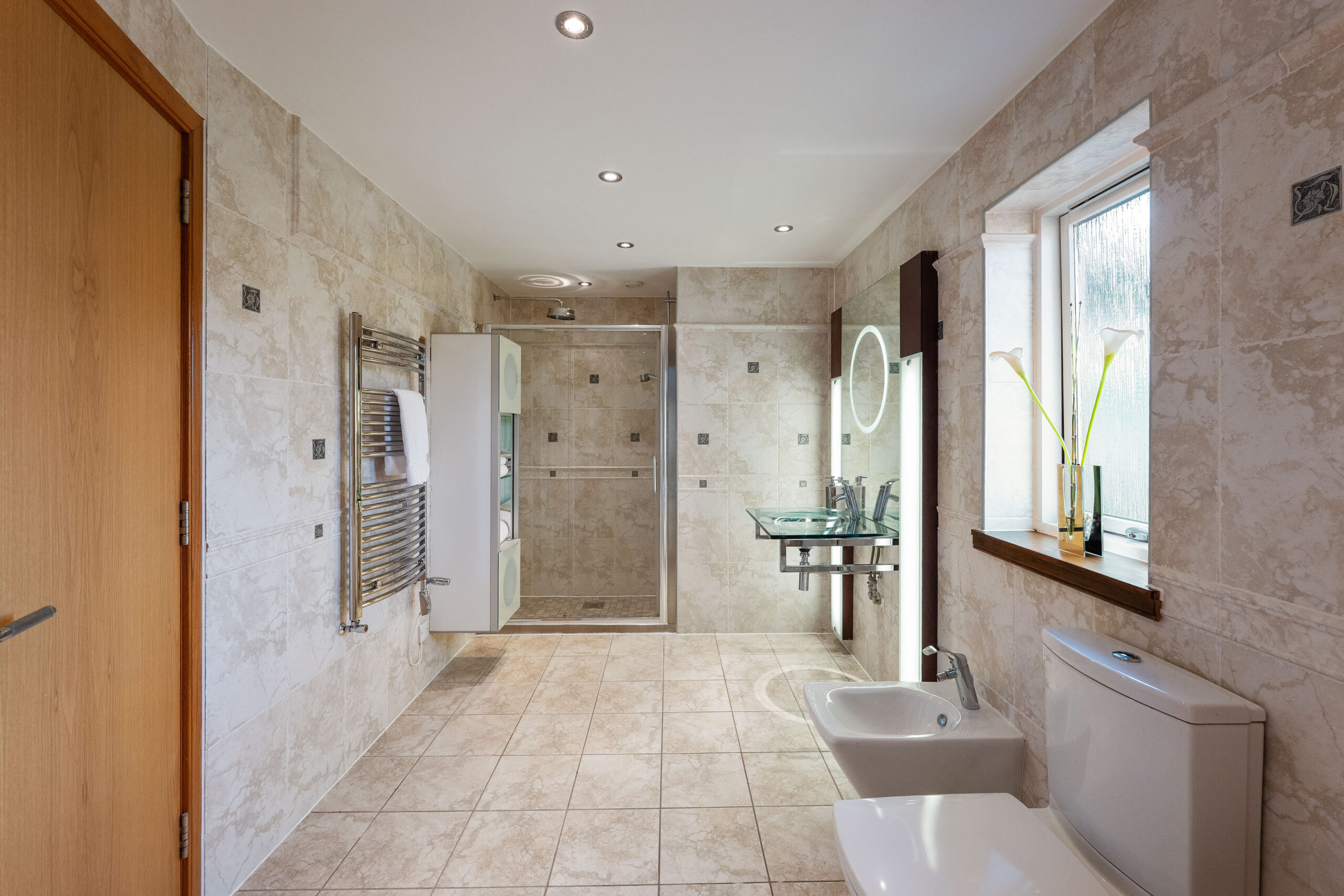 En-suite to bedroom 1_1