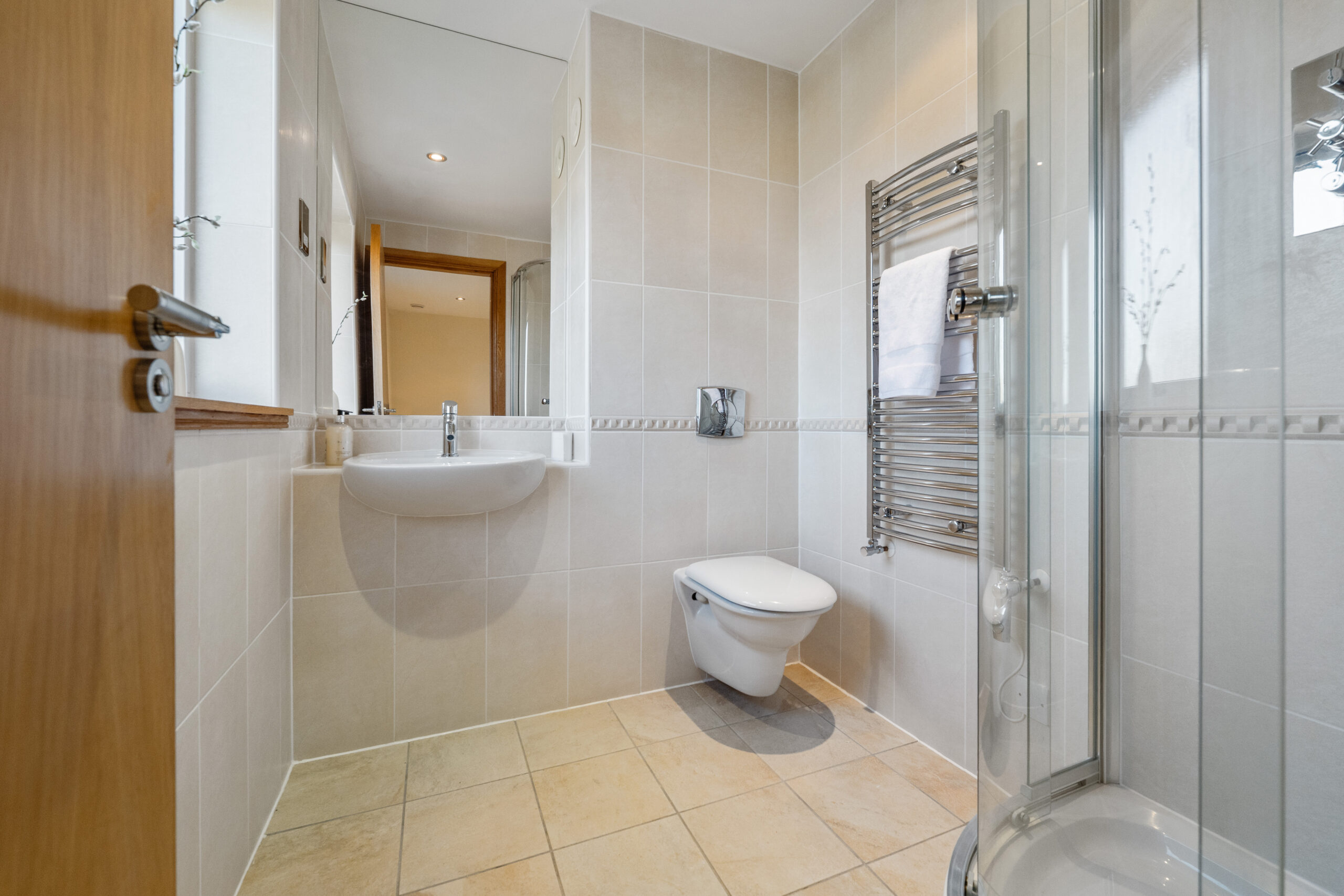 En-suite to bedroom 3