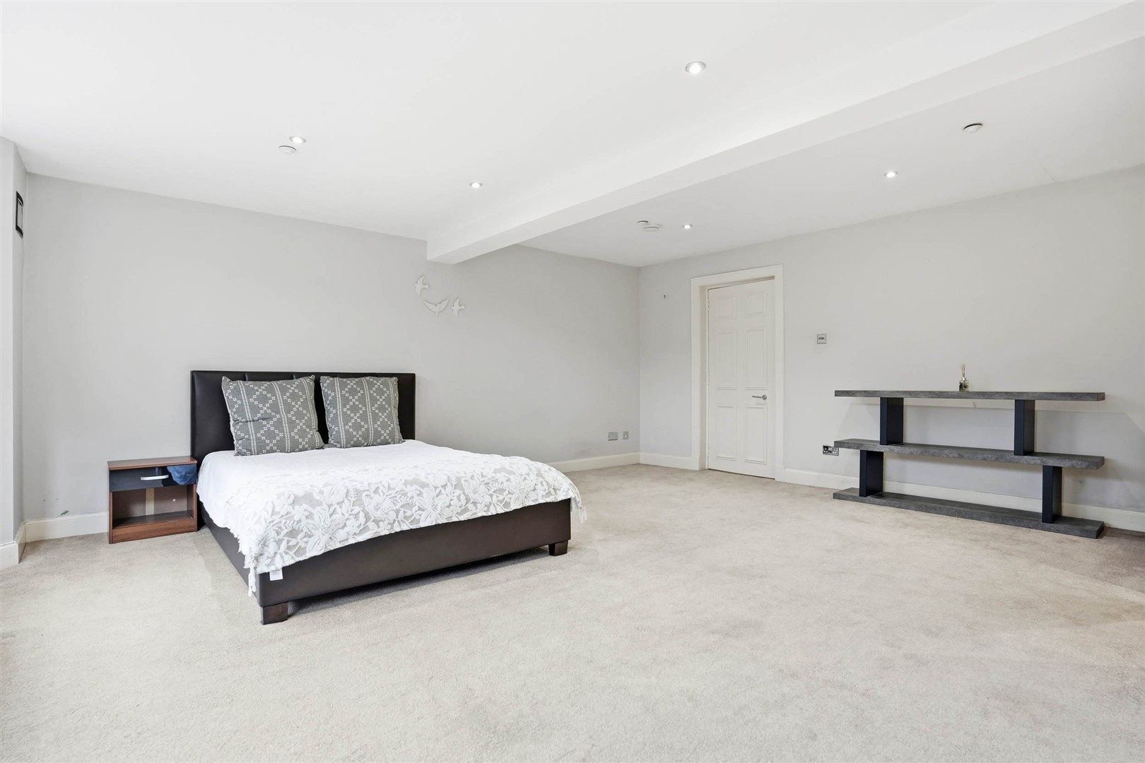 Lower Duplex 10 Woodside Crescent 12 (Large)