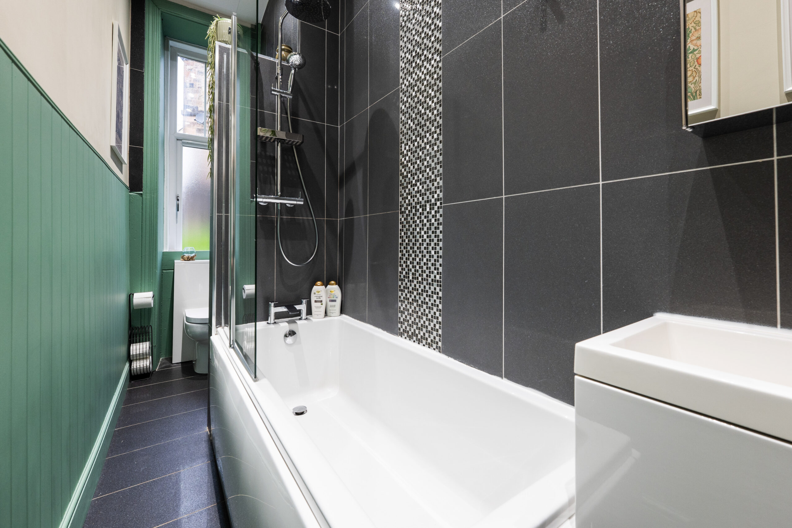 Main Door, 70 Clincart Road (5)