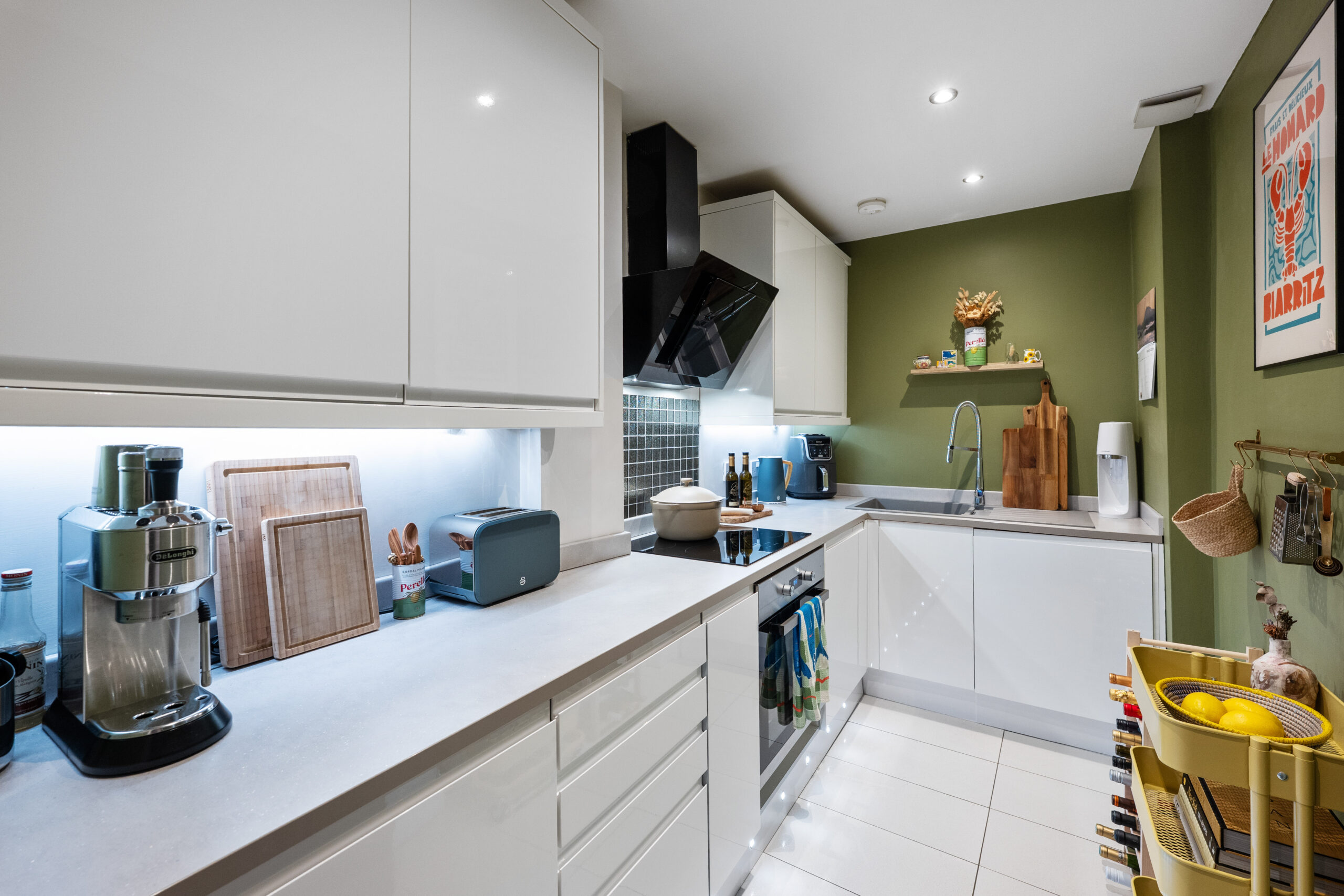 Main Door, 70 Clincart Road (8)