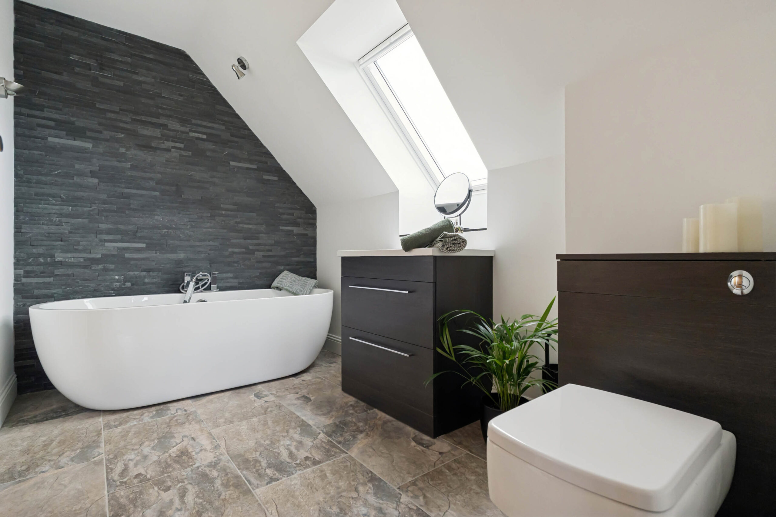 en-suite to bedroom 1_1