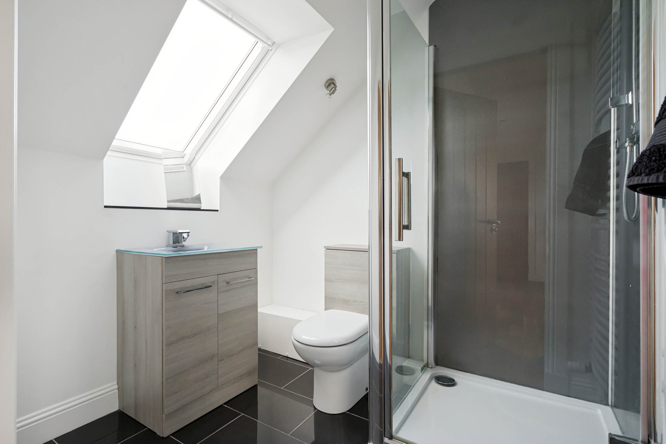 en-suite to bedroom 2