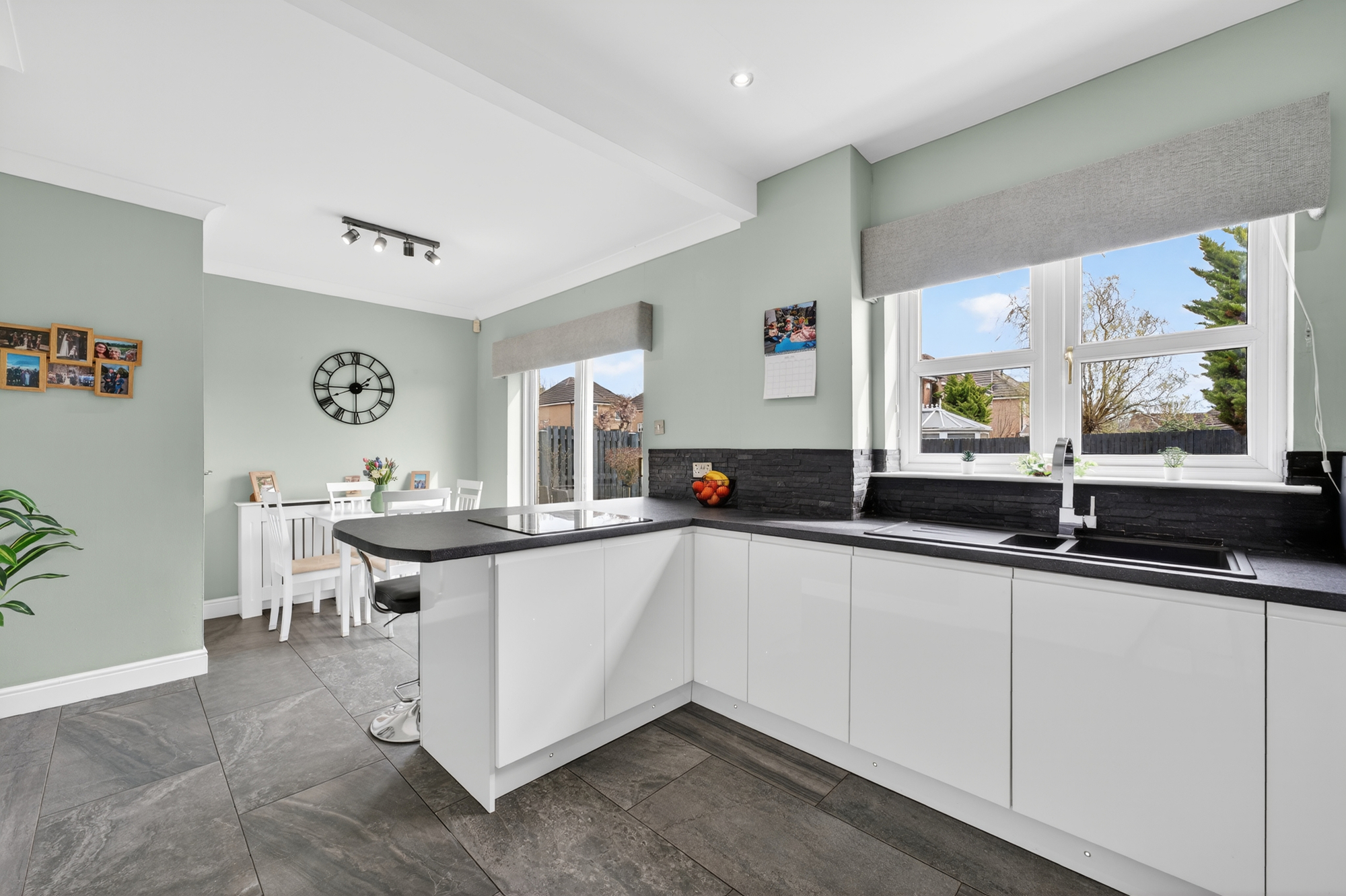 10_32 whiteside drive_10