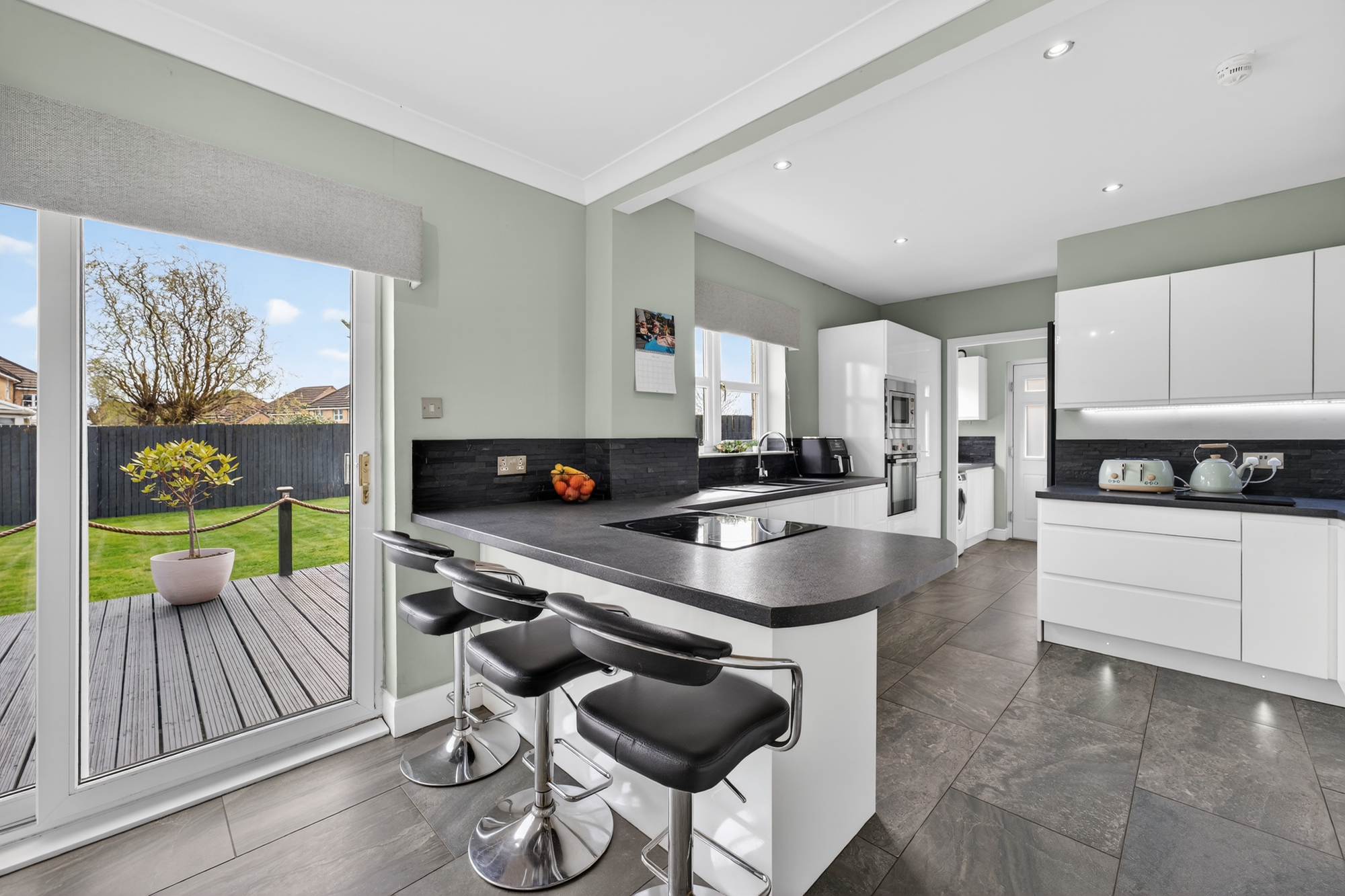 11_32 whiteside drive_11