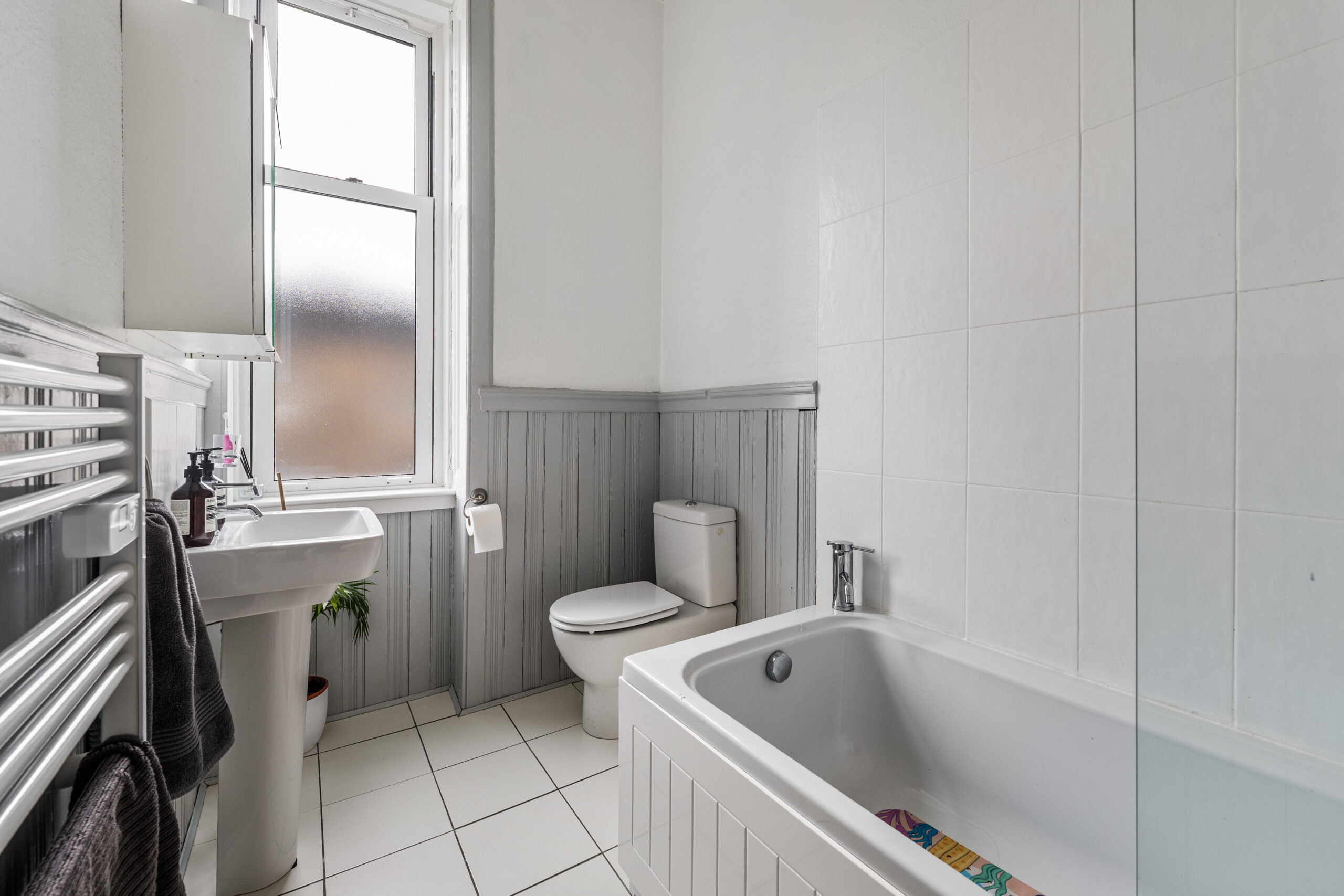 2.2, 59 Durward Avenue (6)