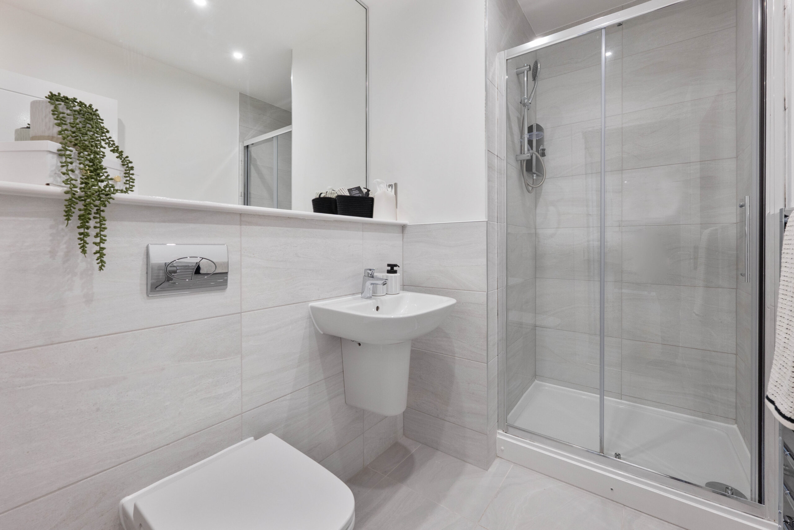 2.2, 80 Inverlair Avenue (11)