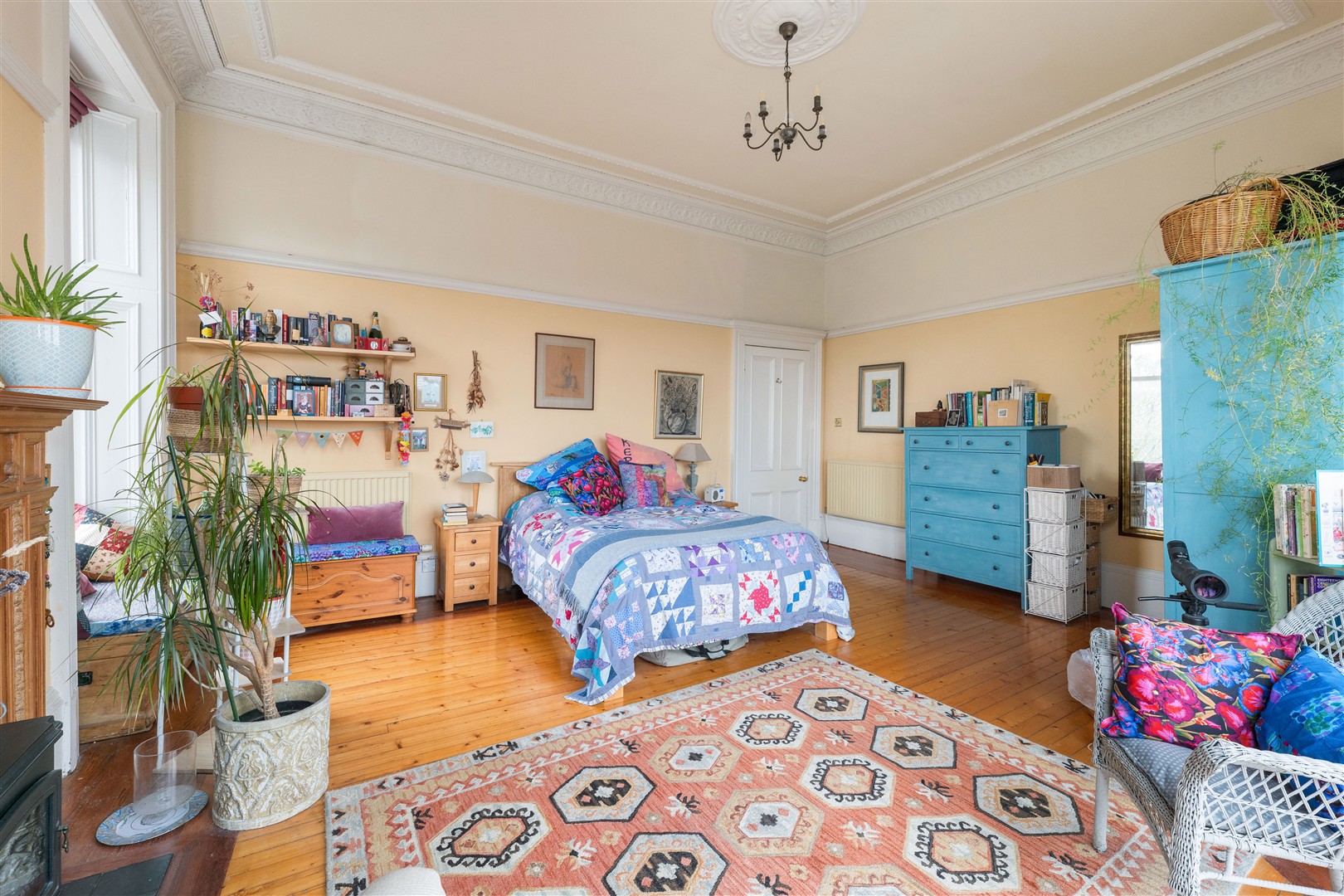 3.2 11 Kirklee Quadrant 13 (Large)