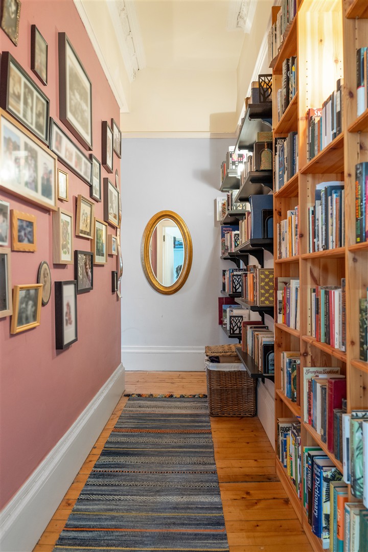 3.2 11 Kirklee Quadrant 16 (Large)