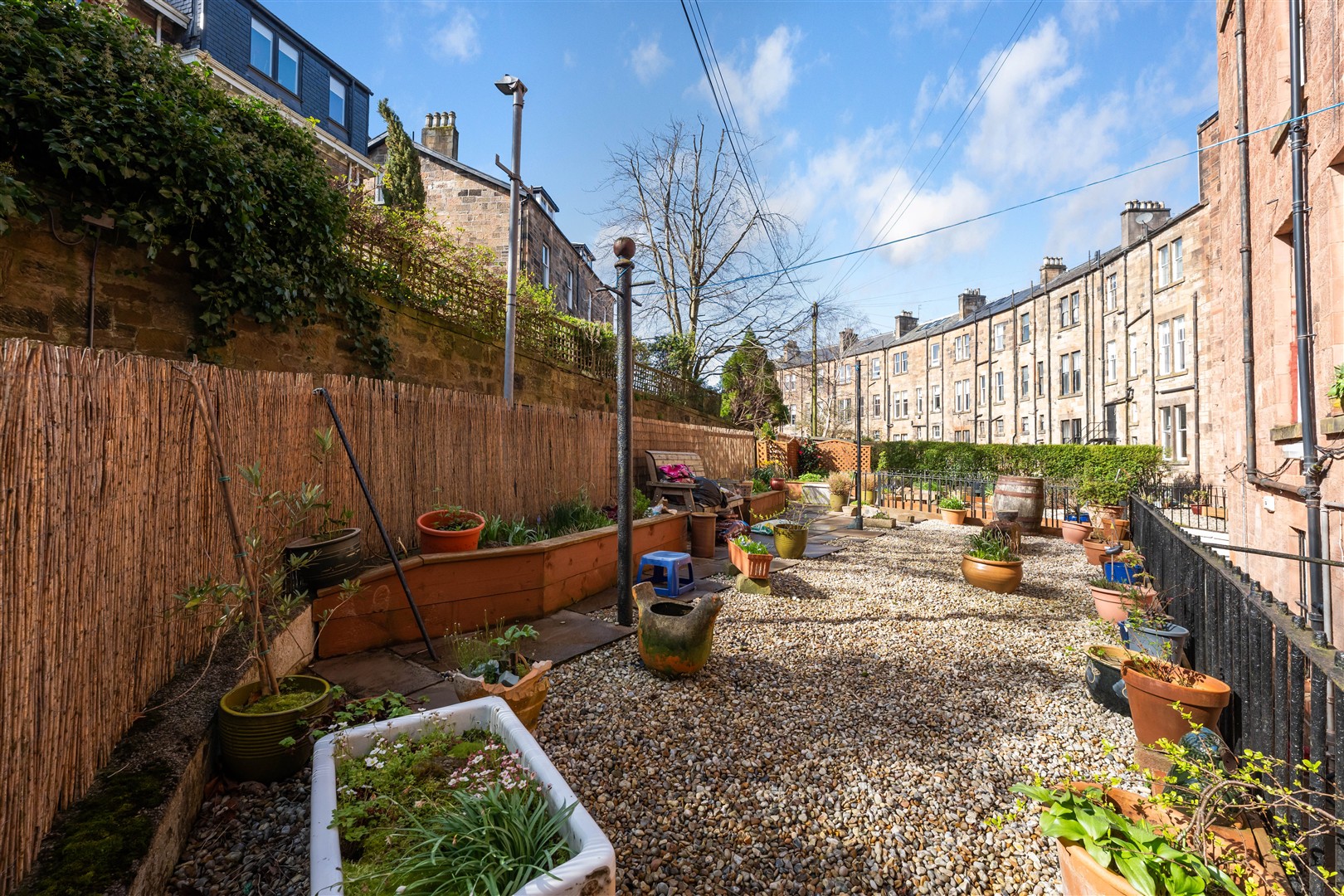 3.2 11 Kirklee Quadrant 20 (Large)