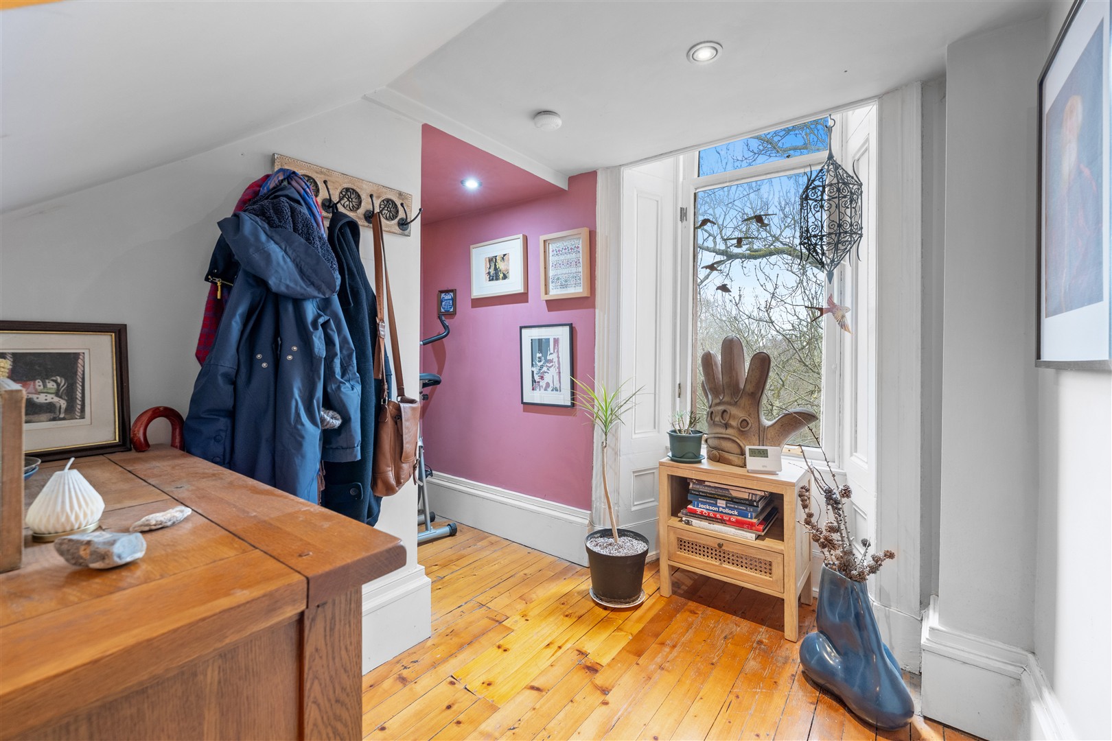 3.2 11 Kirklee Quadrant 9 (Large)