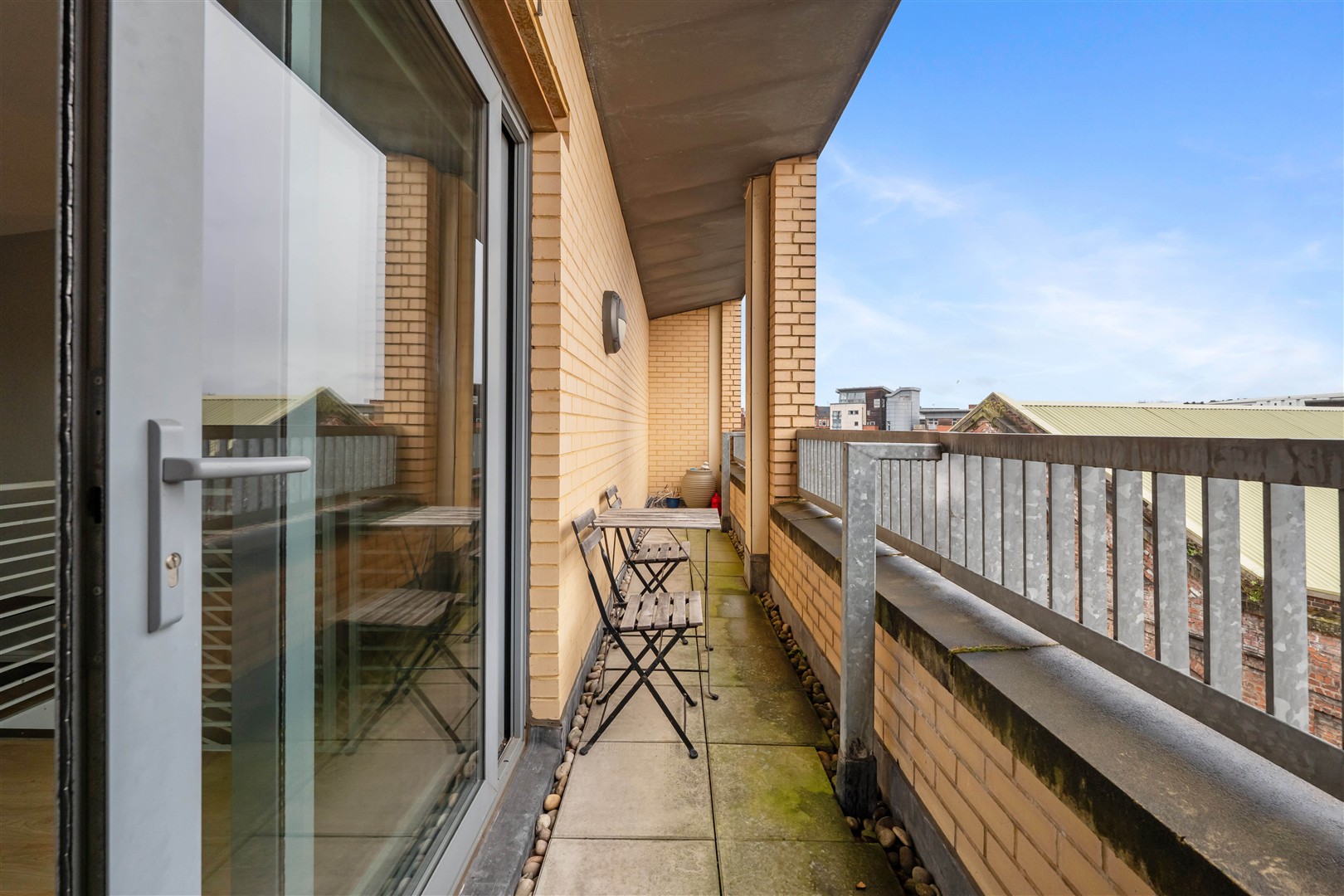 3.2 207 Dumbarton Road 14 (Large)