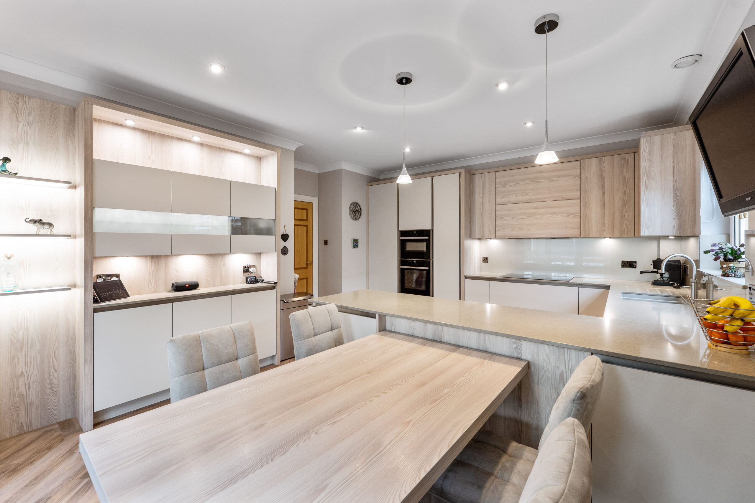 Breakfasting kitchen 2