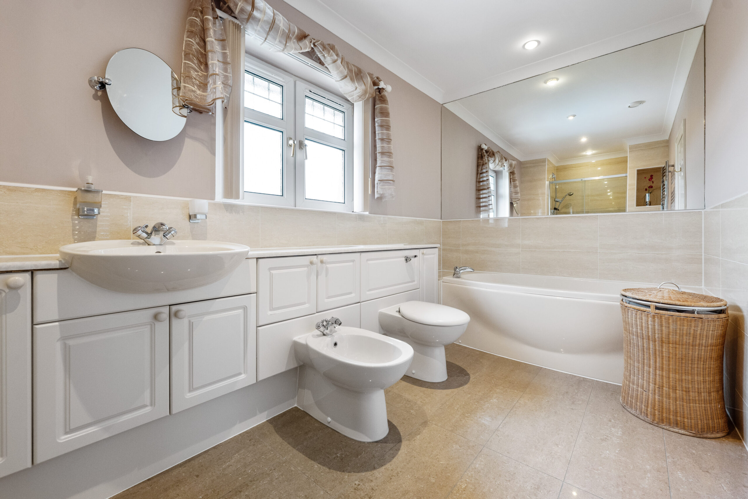 En-suite to Bedroom 1.1