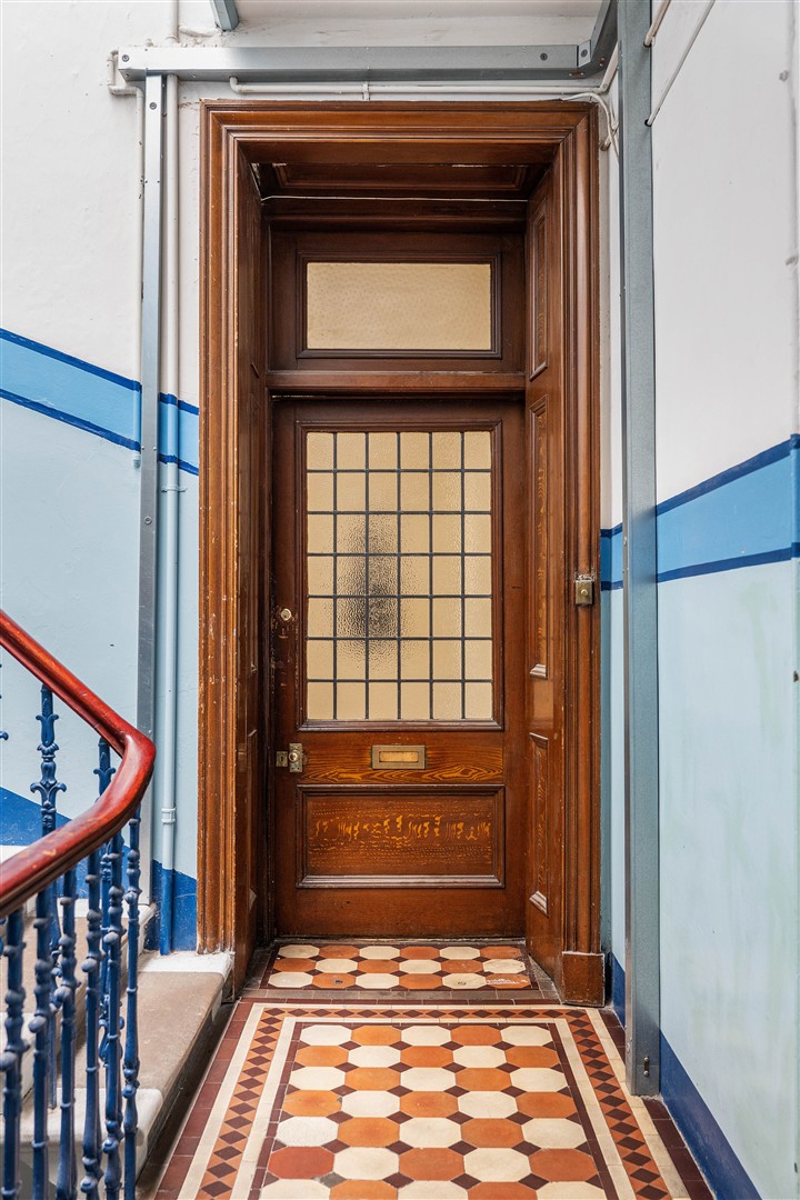 1.1 8 Caledon Street 12 (Large)