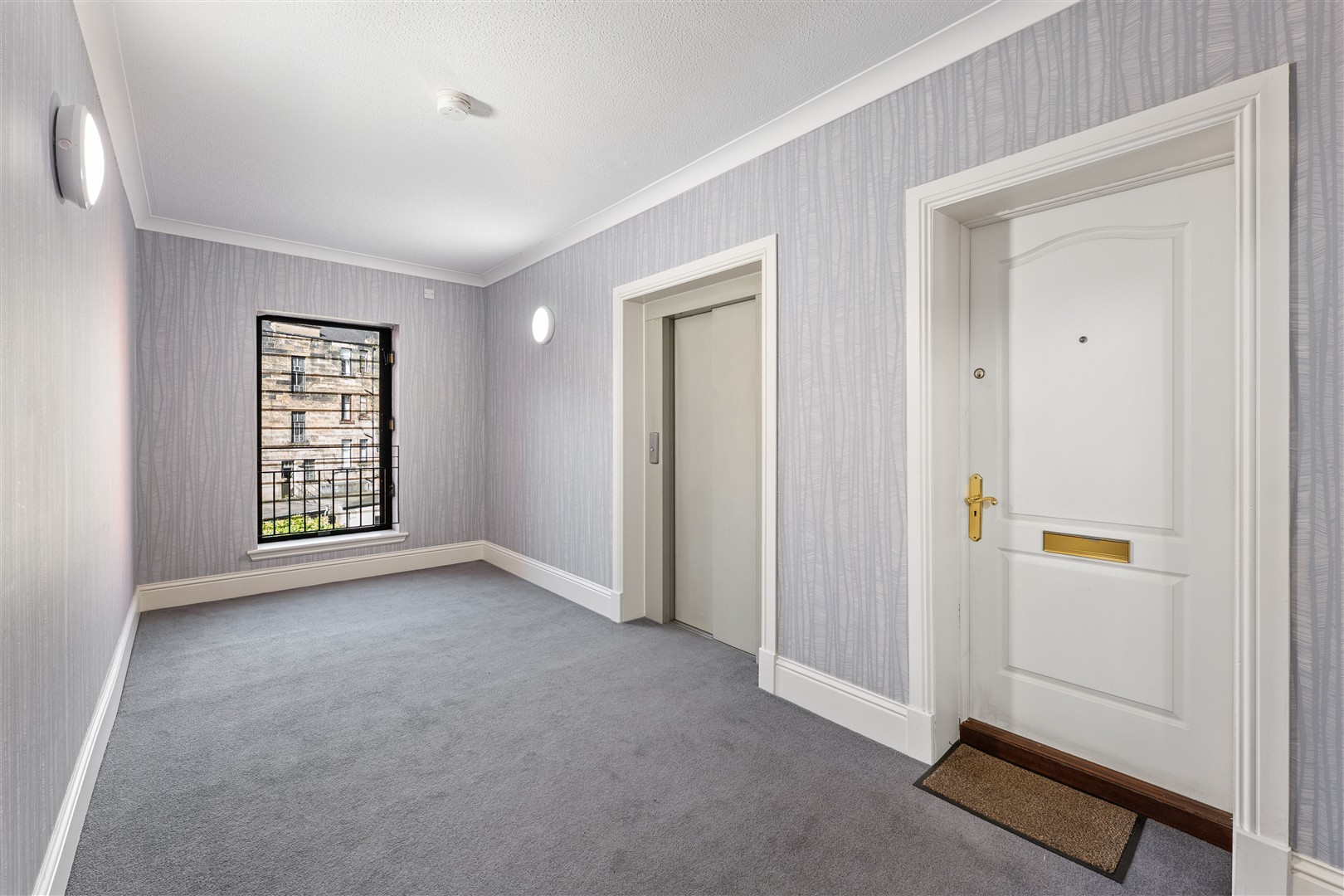 1.3 12 Kingsborough Gate 13 (Large)