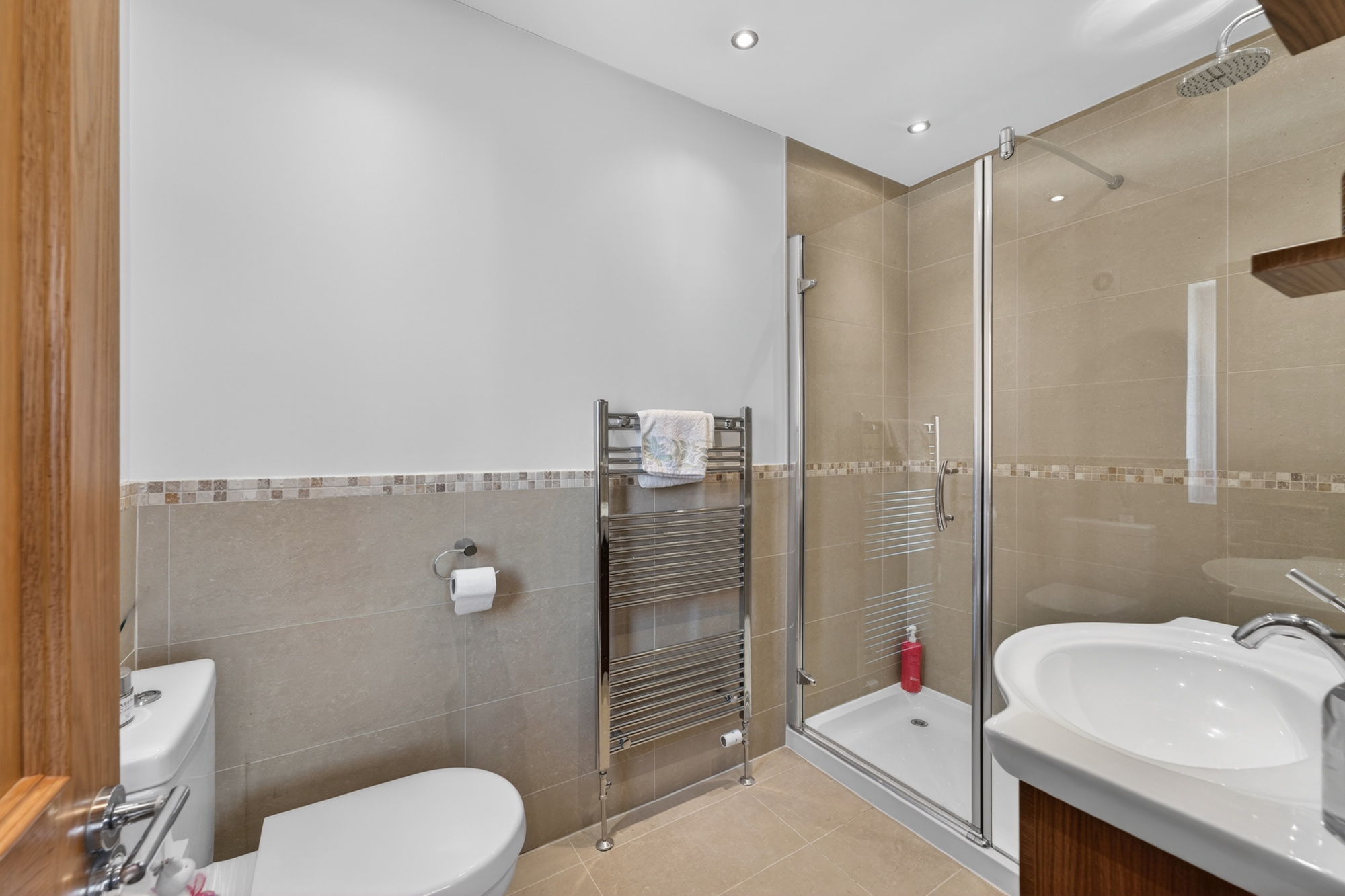 14 Fullerton Drive_050