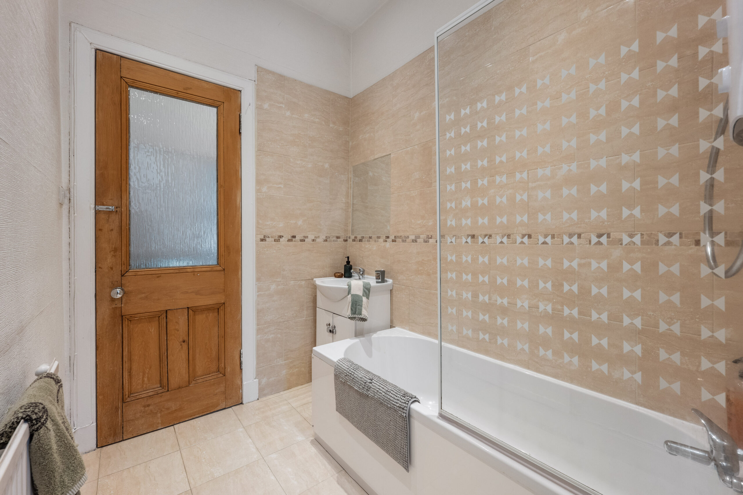 2.2, 15 Tassie Street (17)