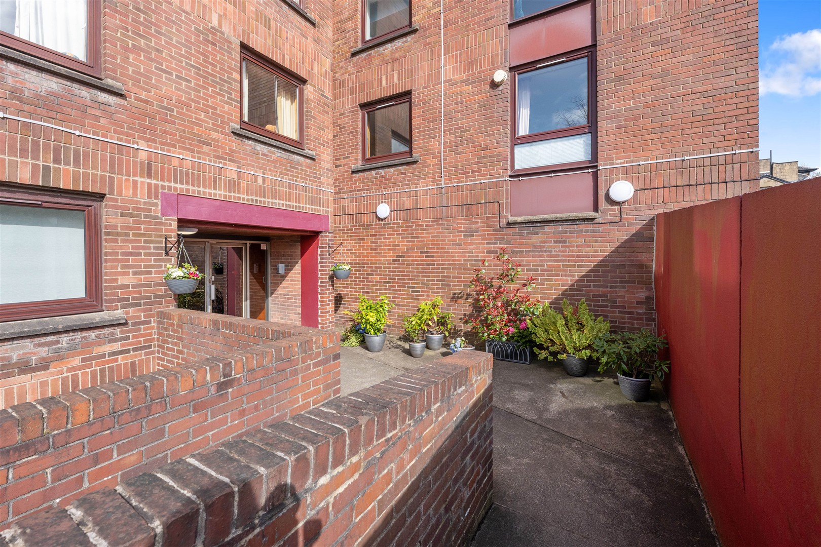 3F Balgray Court 10 (Large)