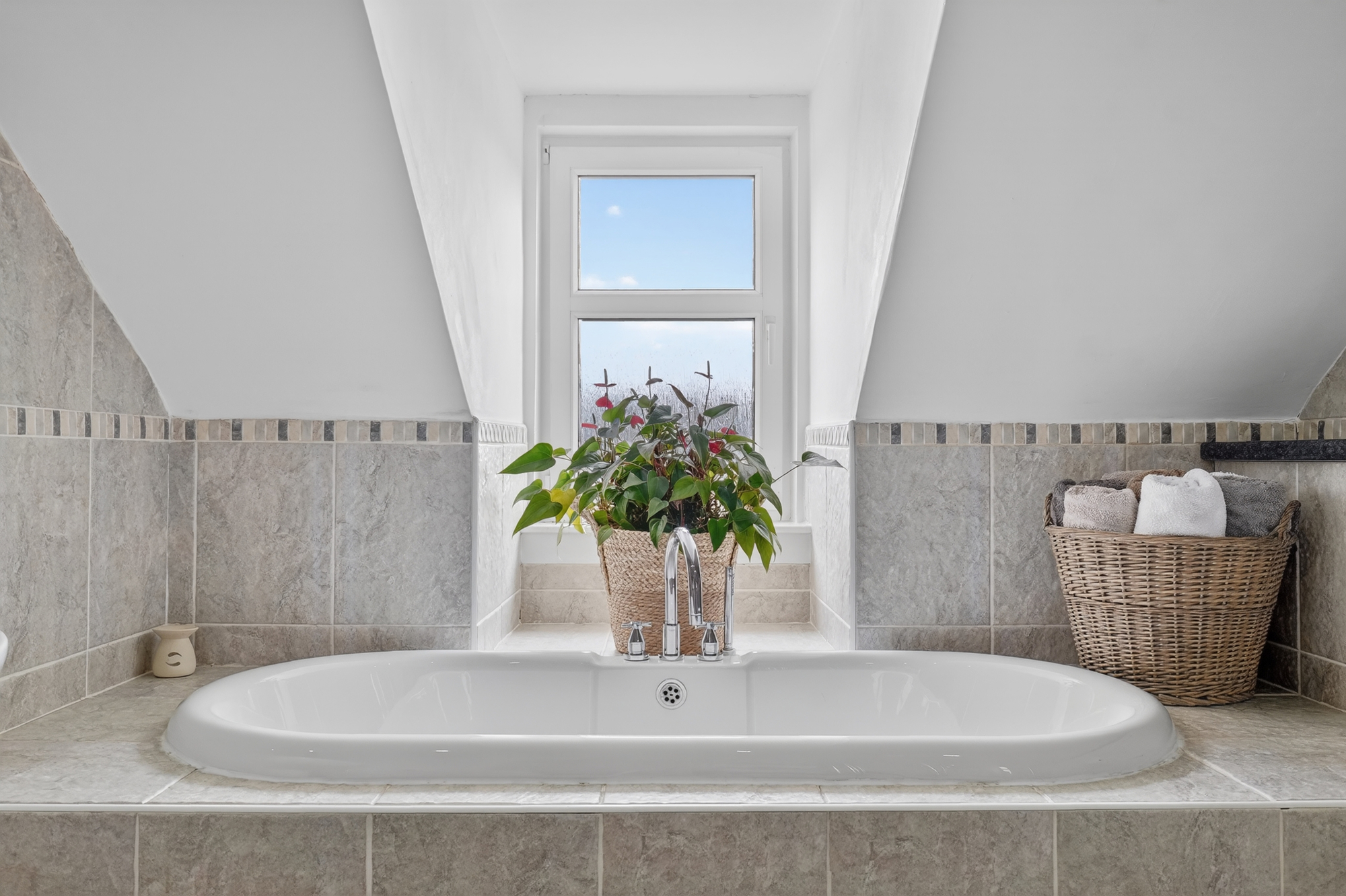 40_107 bank street, irvine _40