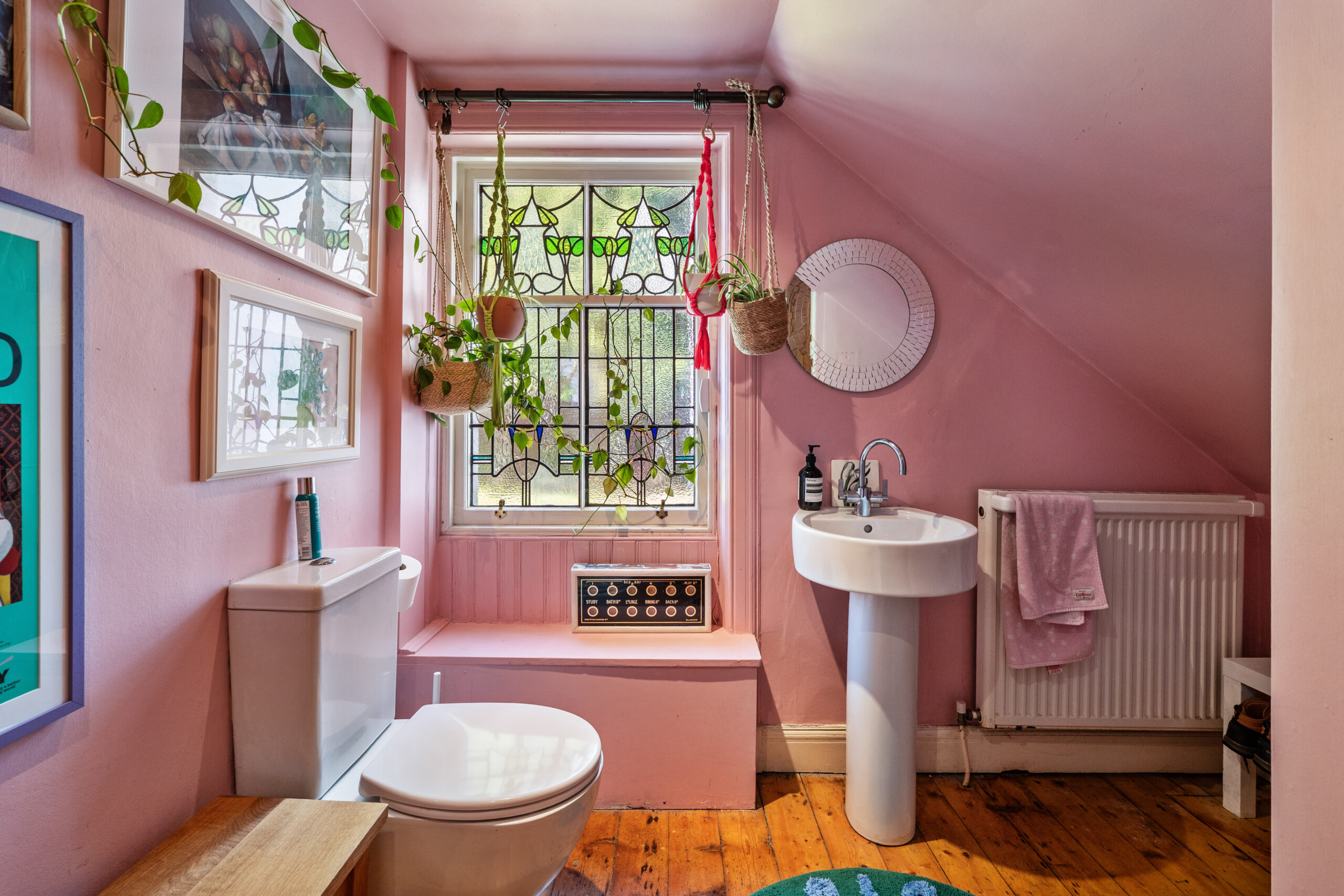 Pink bathroom – Copy