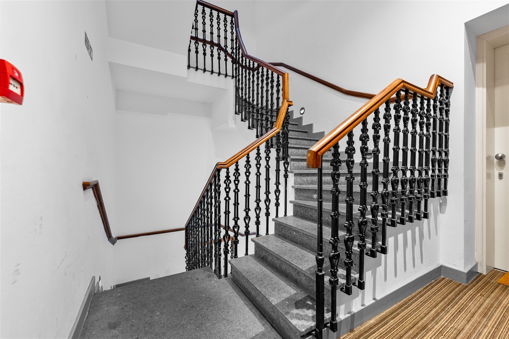 1.2 10 Botanic Crescent 14 (Large)