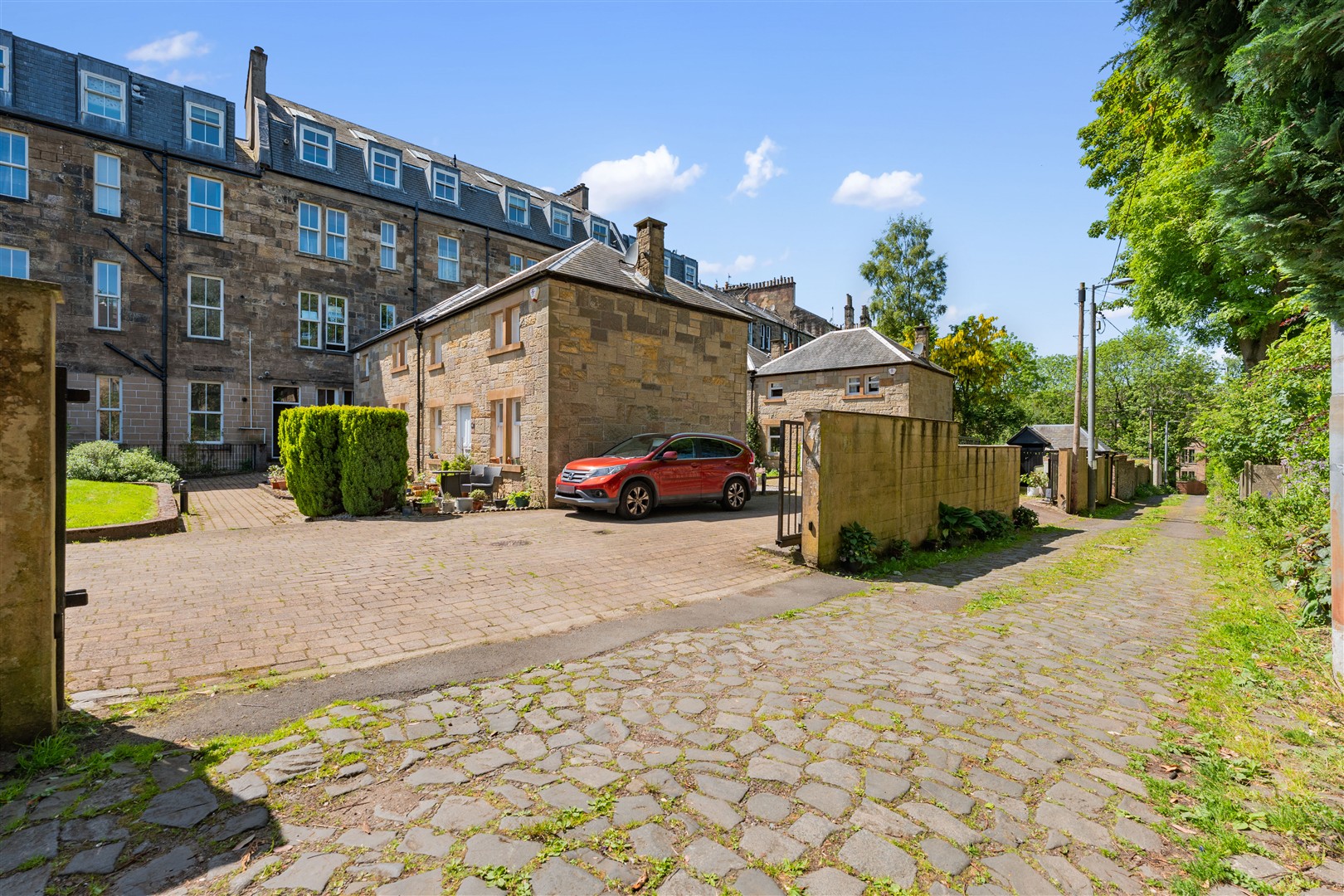 1.2 10 Botanic Crescent 16 (Large)