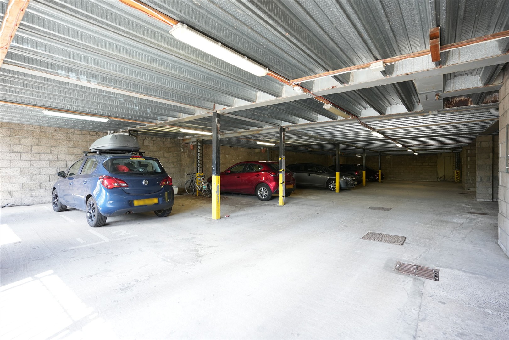 2.1 9 Kirkland Street 14 (Large)