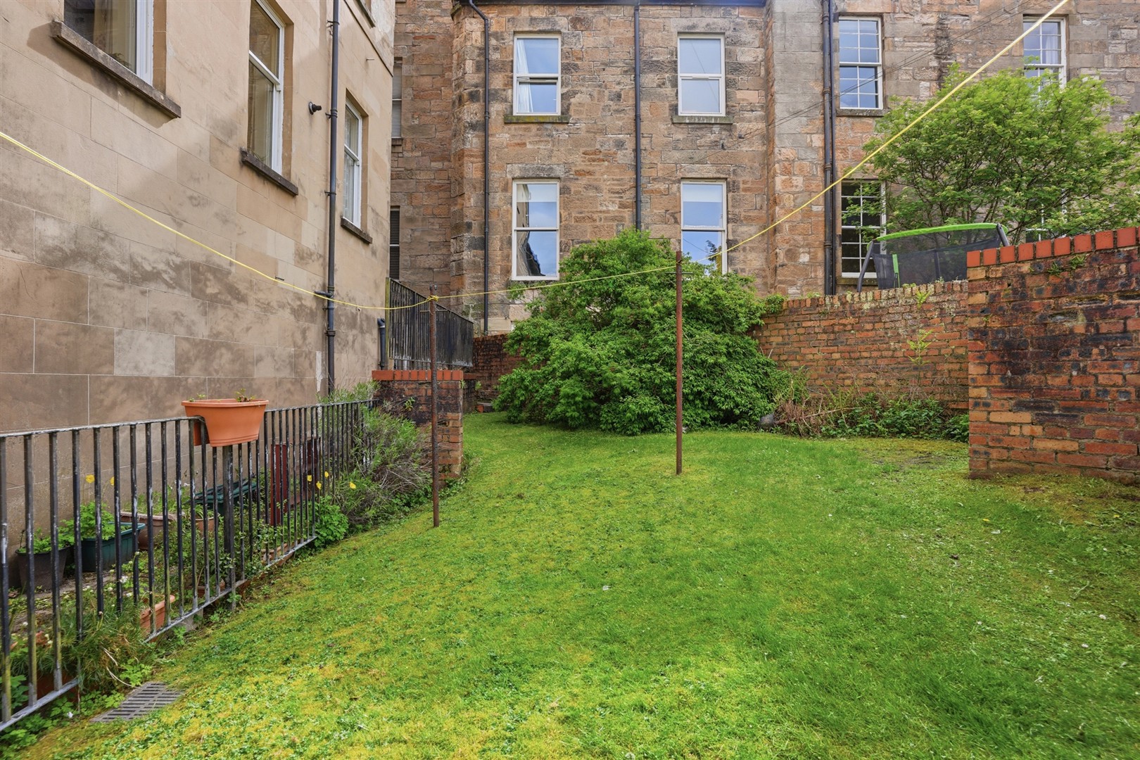 2.2 23 Napiershall Street 14 (Large)
