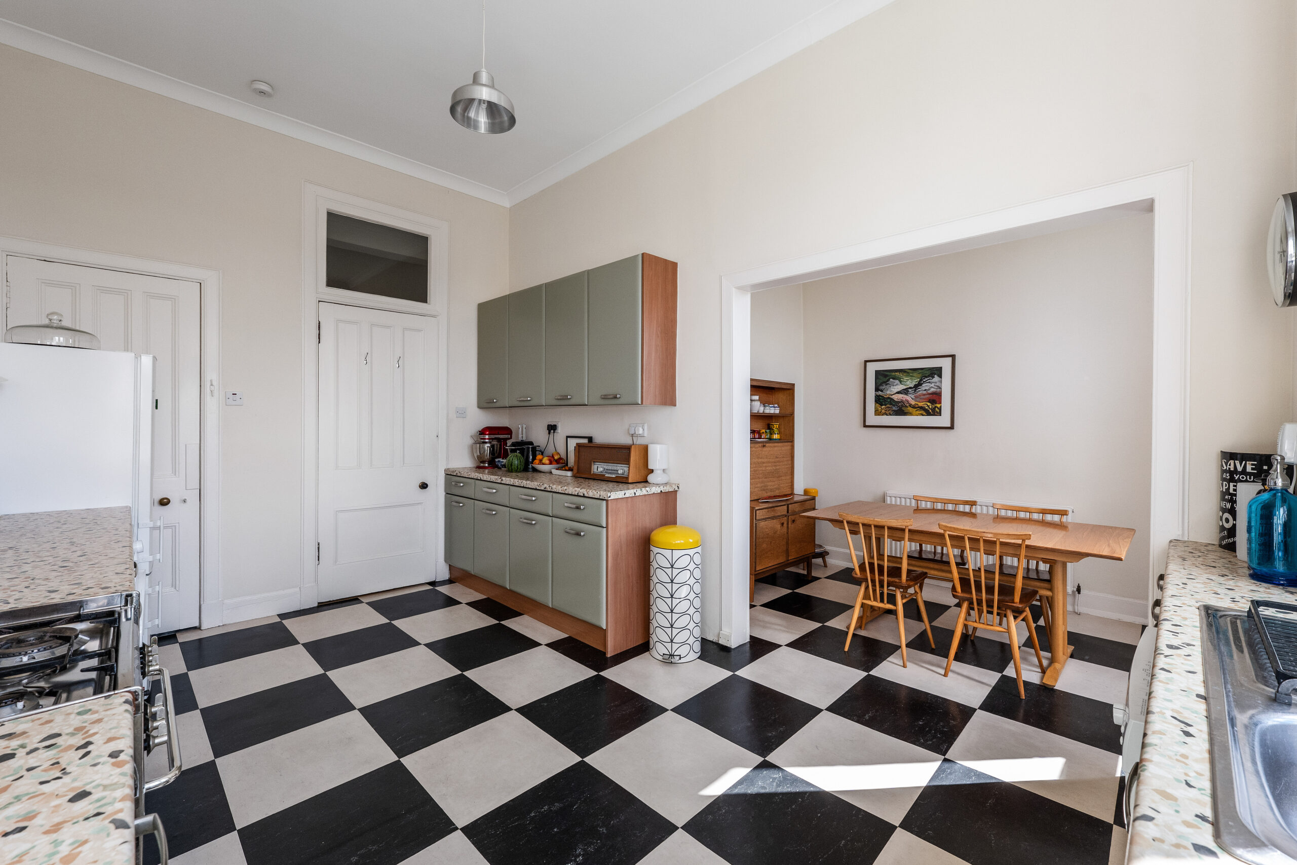 2.2, 85 Fotheringay Road (4)