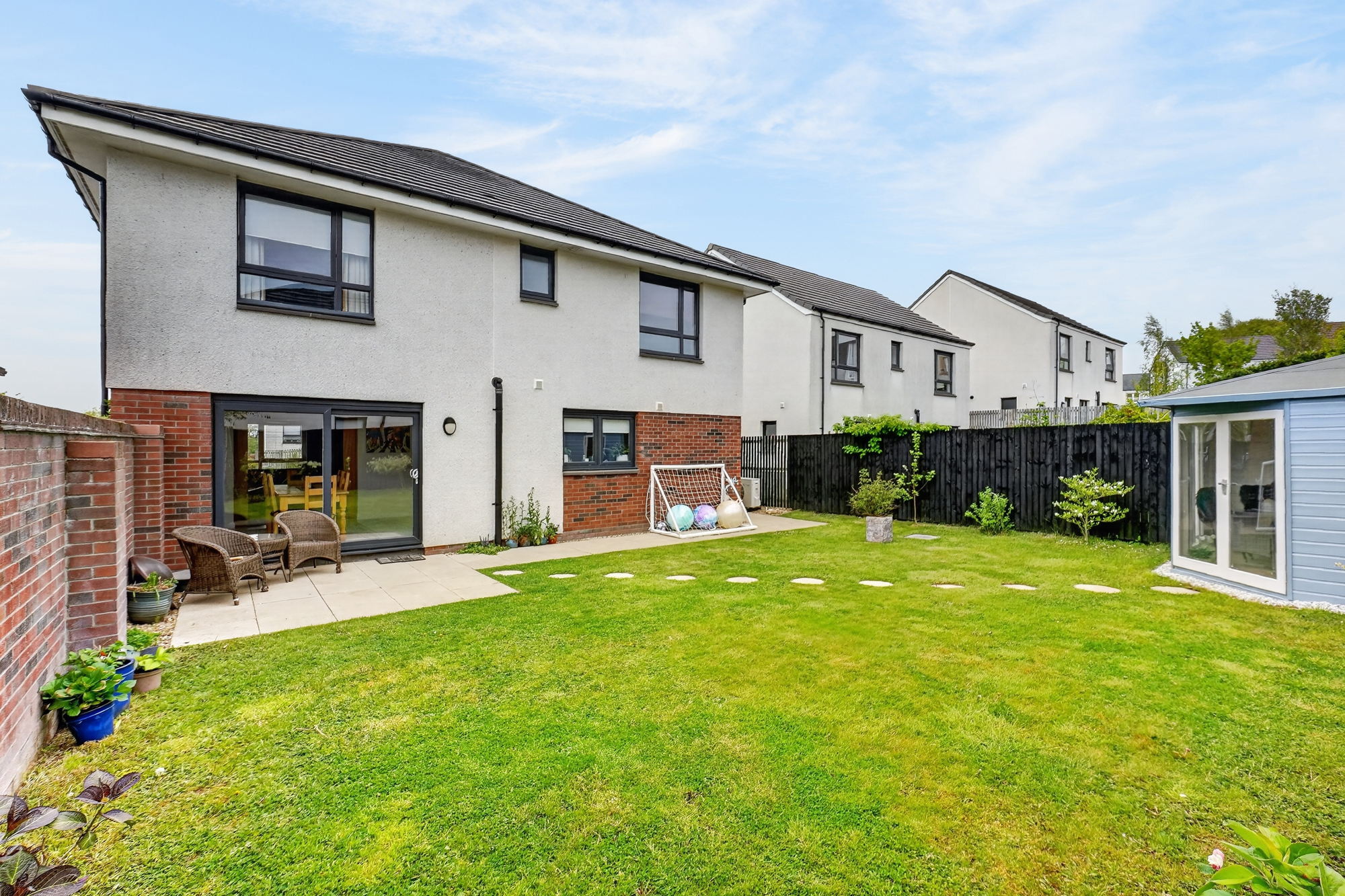 28_35 woodpecker grove, symington _28