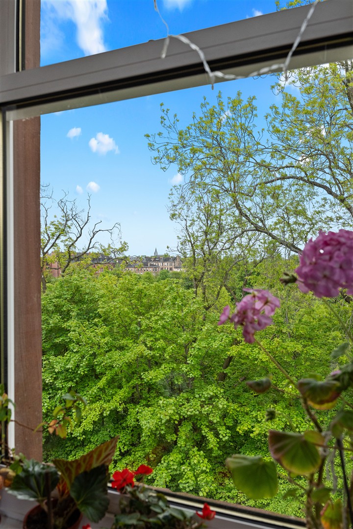 3.2 8 Garrioch Drive 14 (Large)