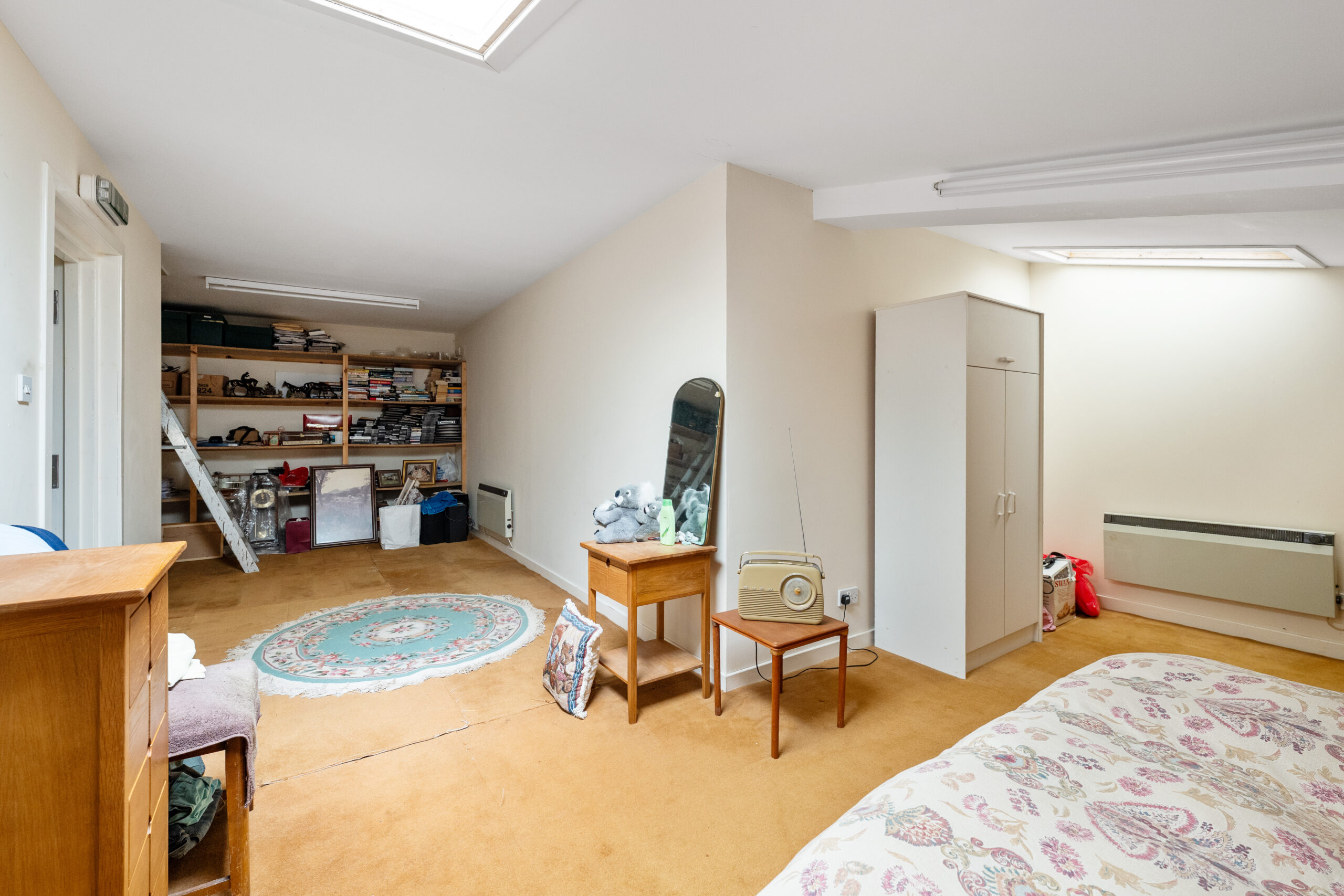 Additional room to rear of barn