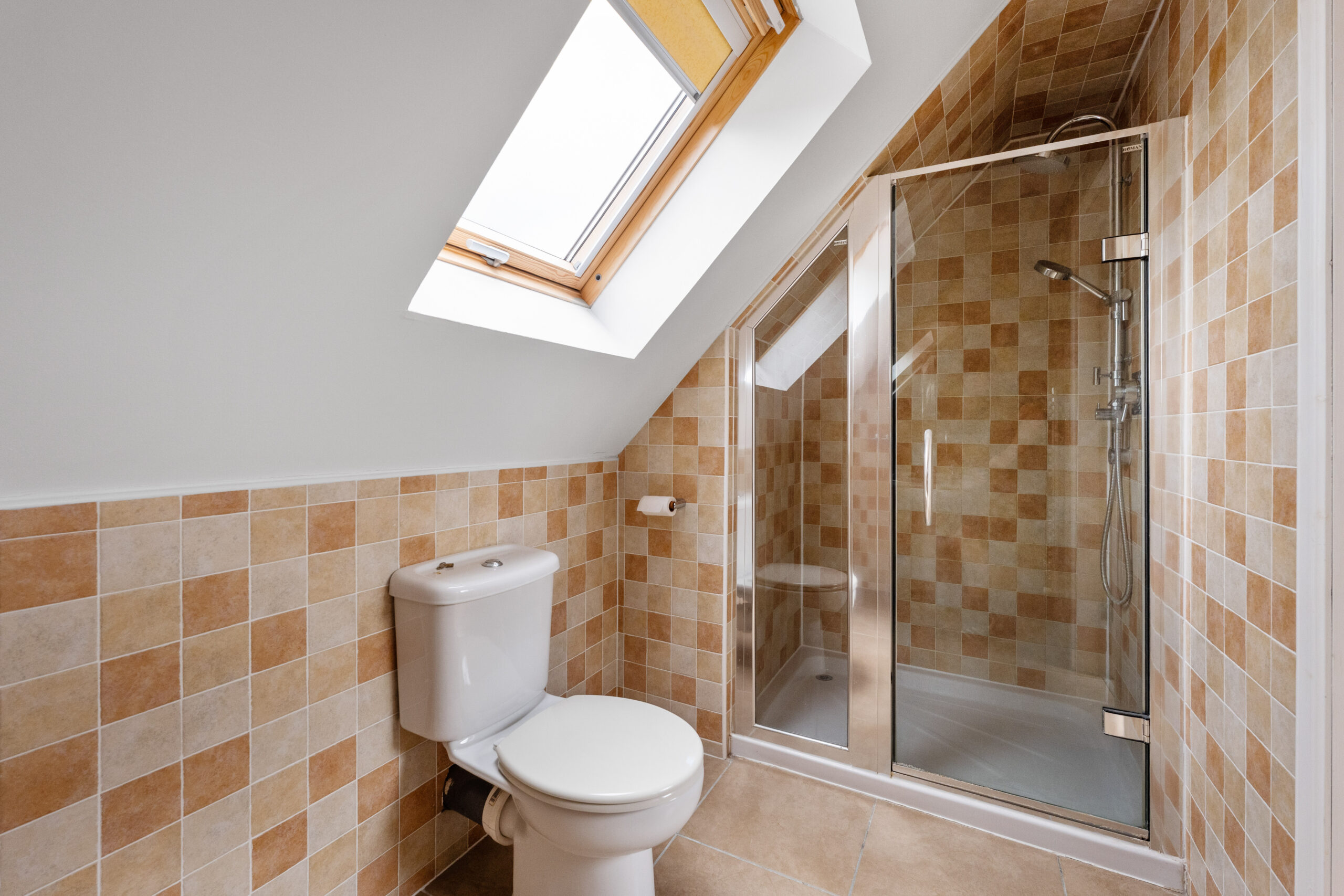 En suite showrer room to bedroom 1