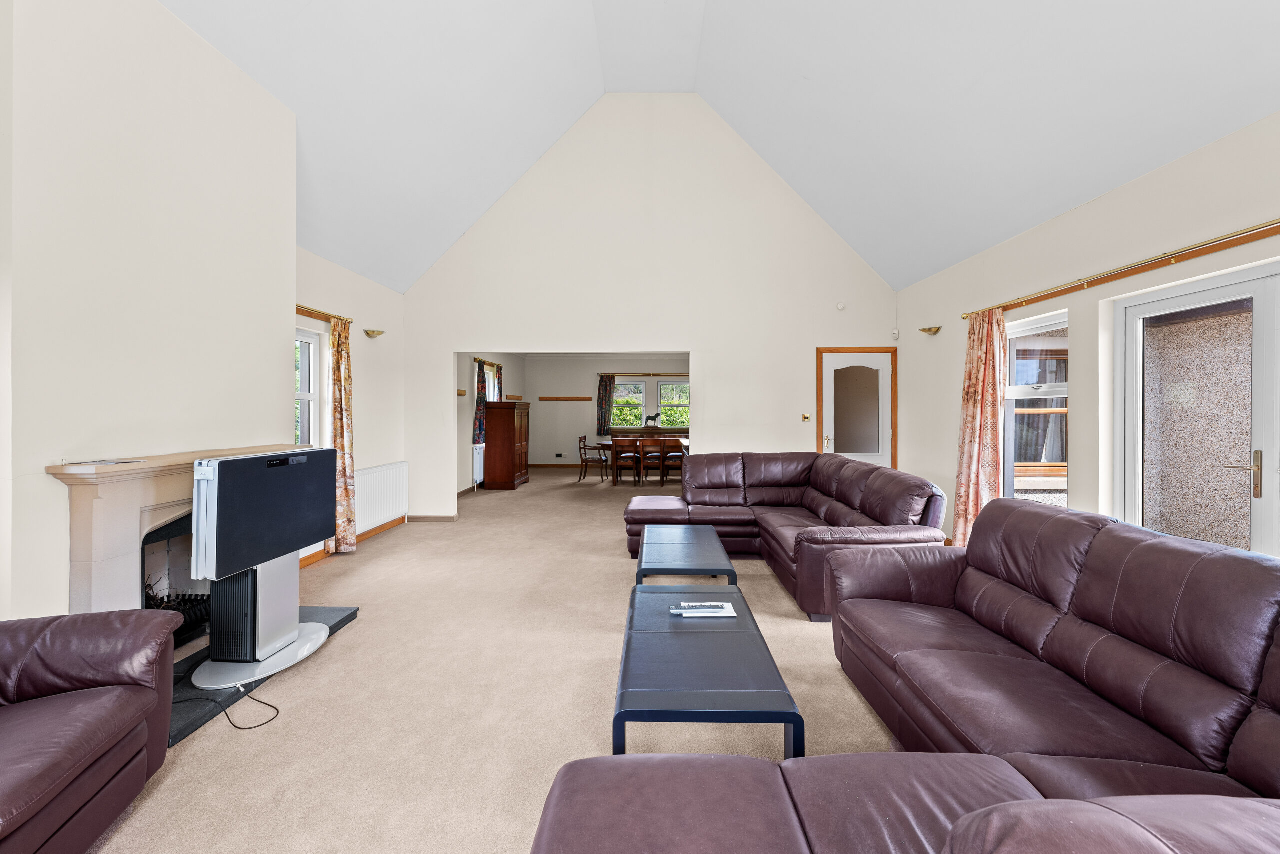 Lounge to dining room
