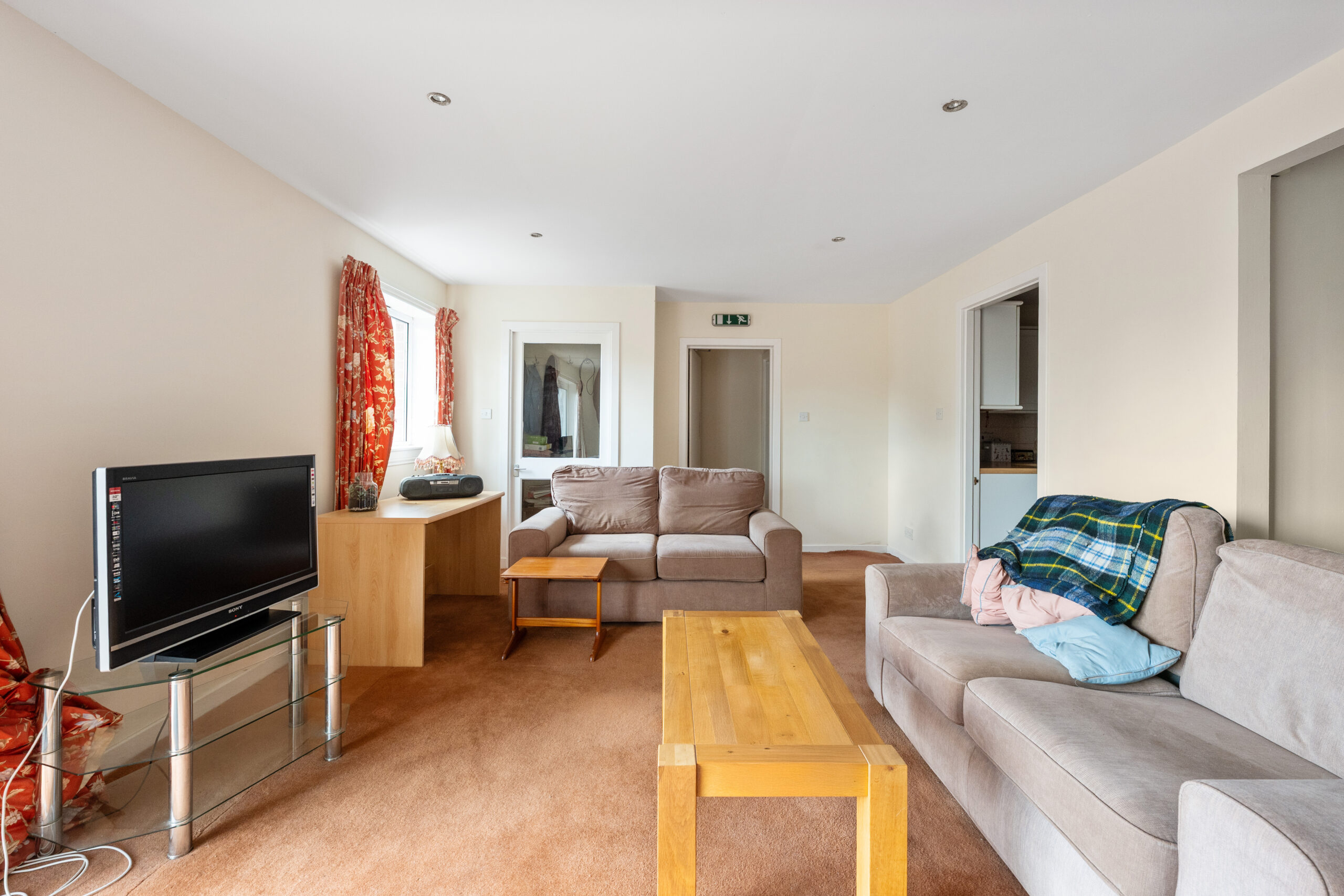 Lounge to rear of barn