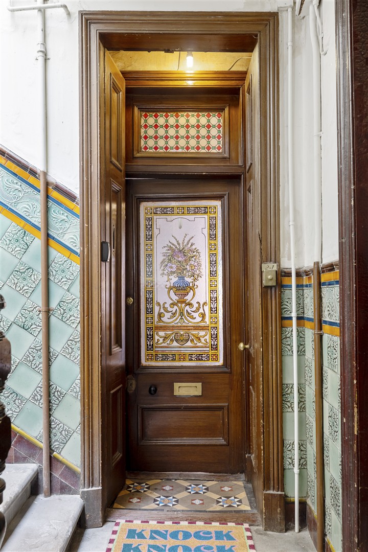 2.1 27 Byres Road 11 (Large)