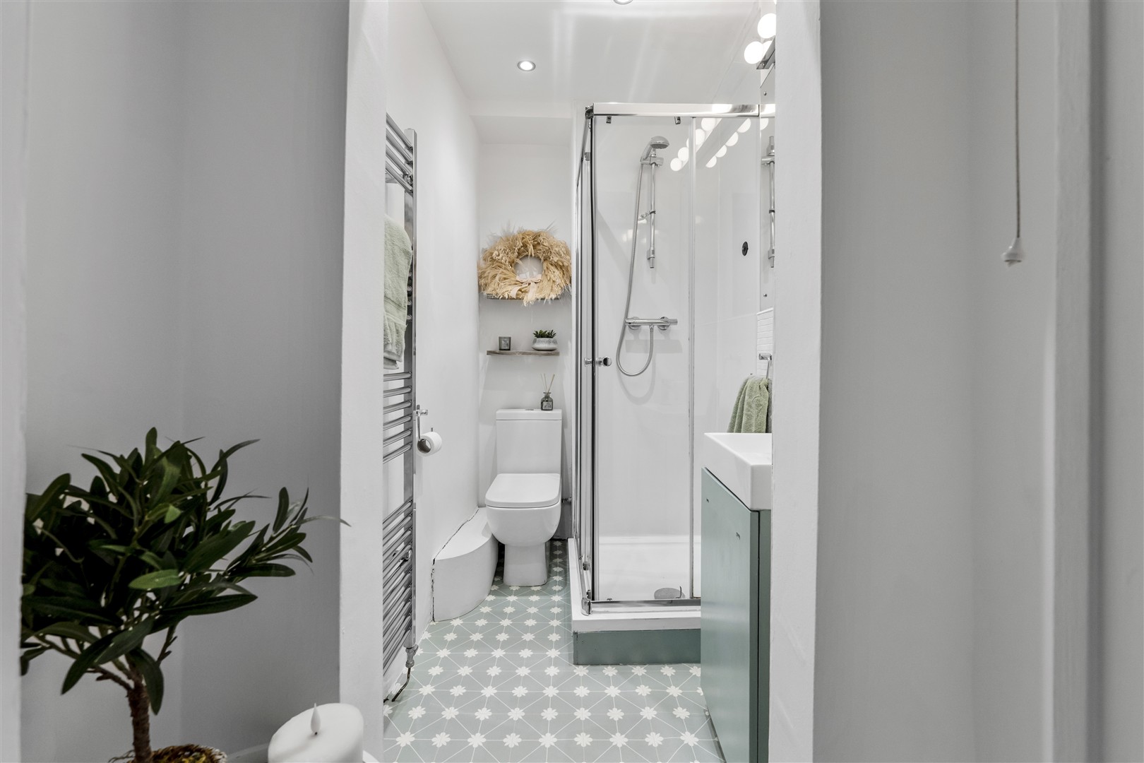 2.1 27 Byres Road 9 (Large)
