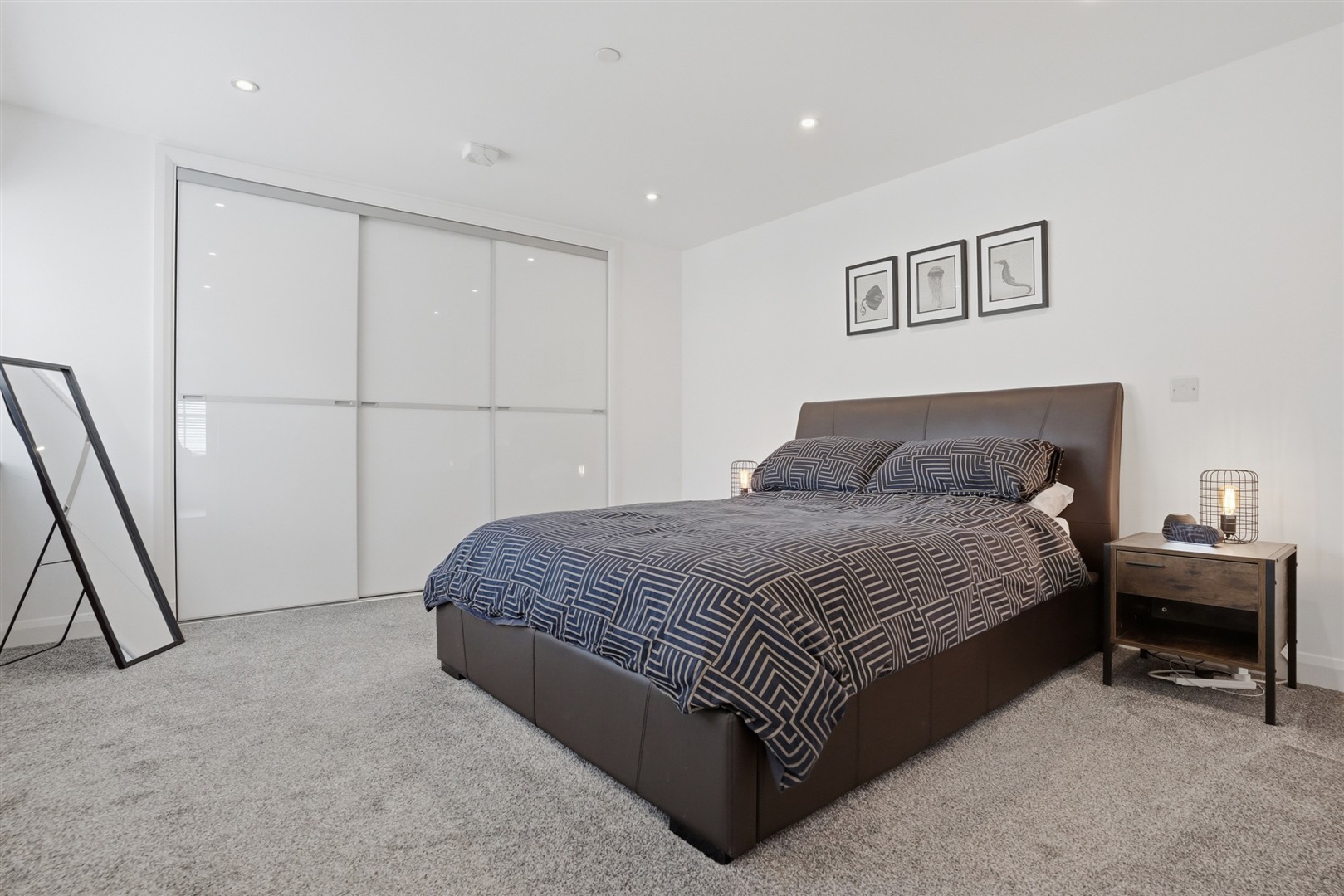 2.6 27 Broomhill Avenue 10 (Large)