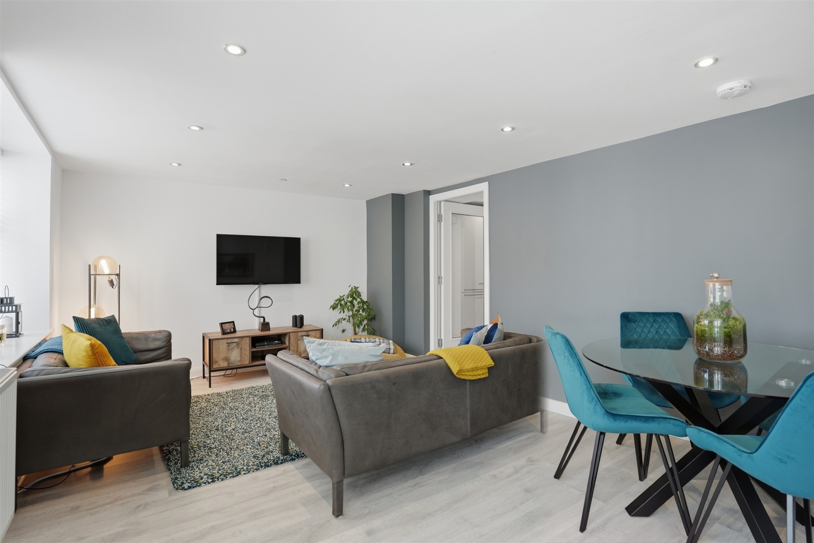 2.6 27 Broomhill Avenue 4 (Large)