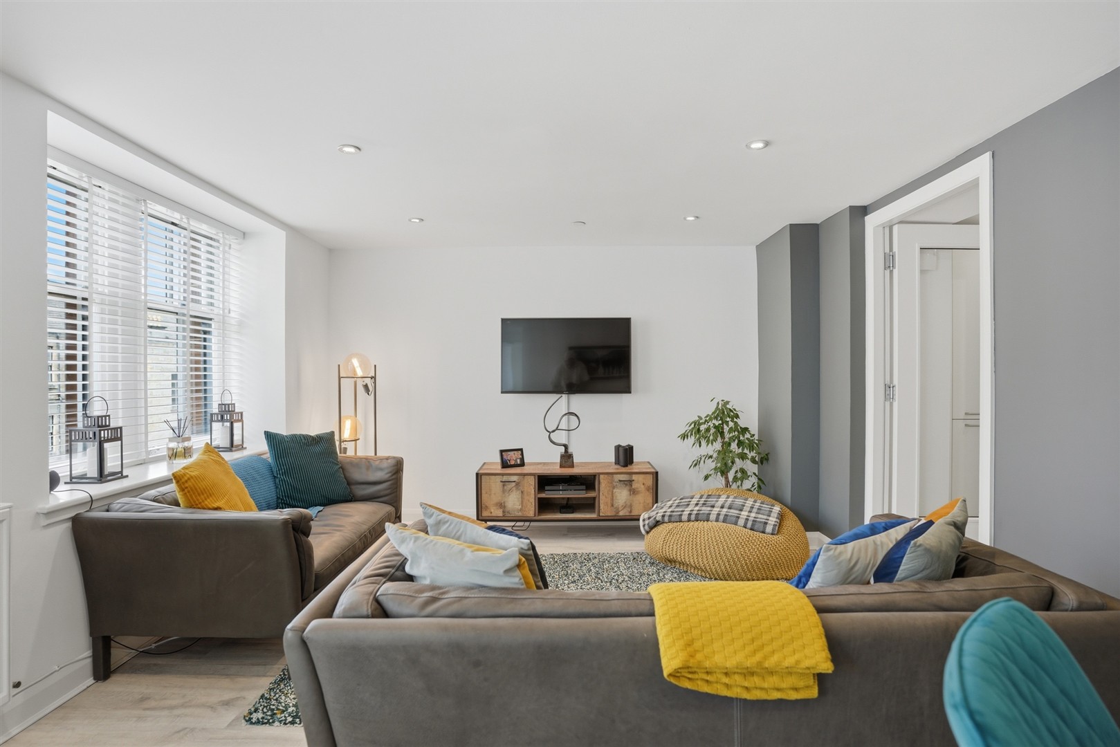2.6 27 Broomhill Avenue 5 (Large)